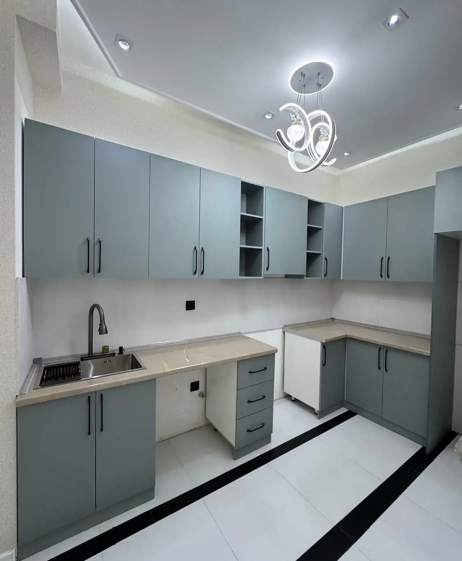 2-комн. квартира, 14 этаж, 75м², театр оперы и балета, Посольство Турции