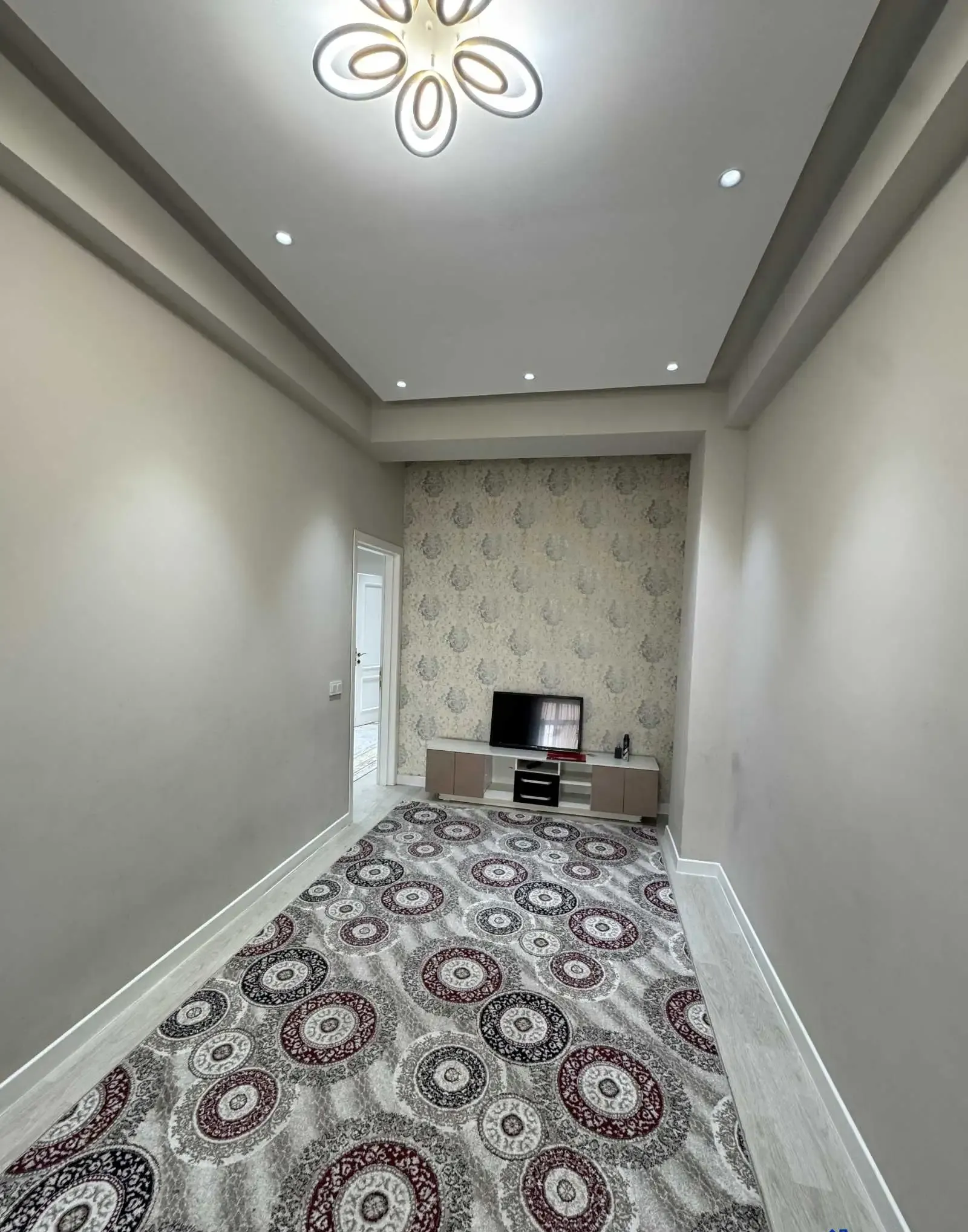 2-комн. квартира, 12 этаж, 63 м², Шохмансур