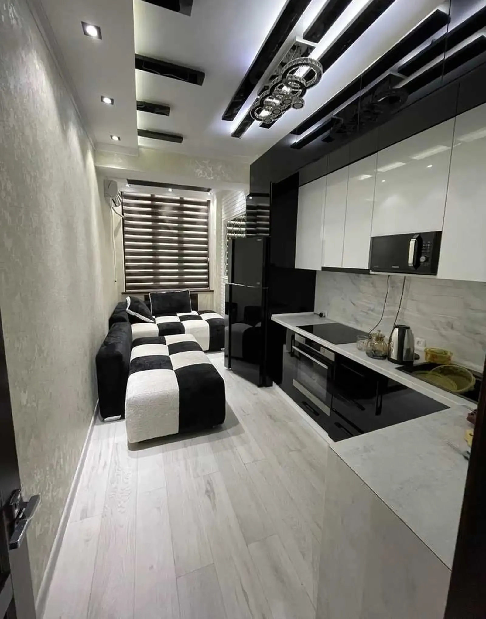 2-комн. квартира, 8 этаж, 60м², Гостиница Хилтон