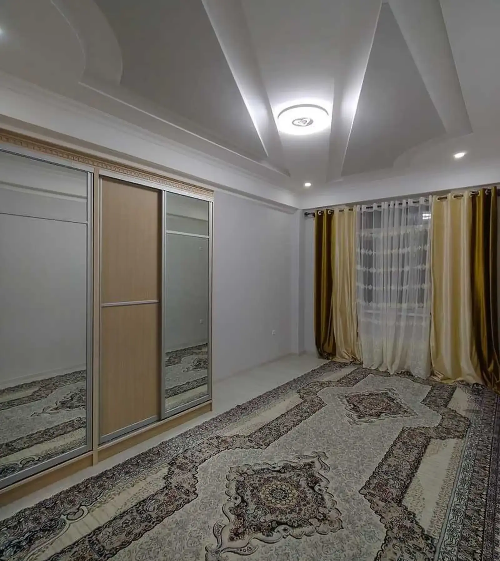 3-комн. квартира, 4 этаж, 103м², 65 мкр