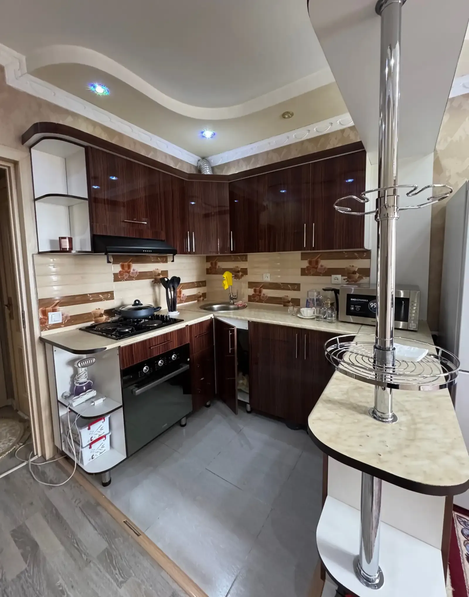 2-комн. квартира, 13 этаж, 67 м², 92 мкр, Кафе Суман.