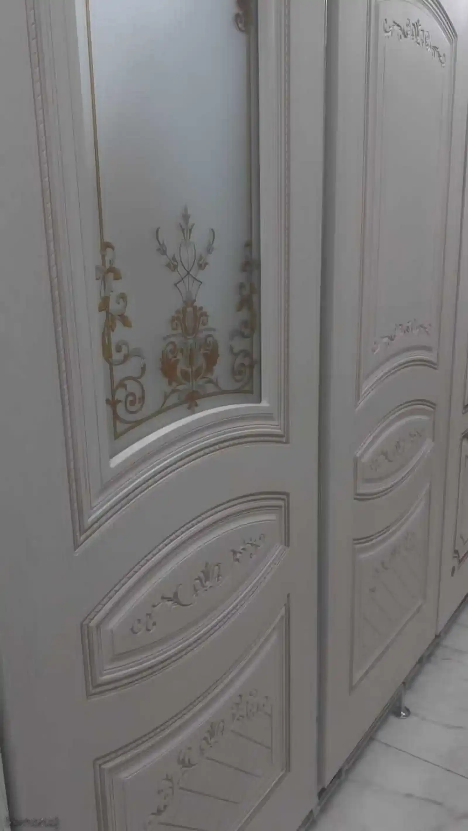 Дверь со стеклом