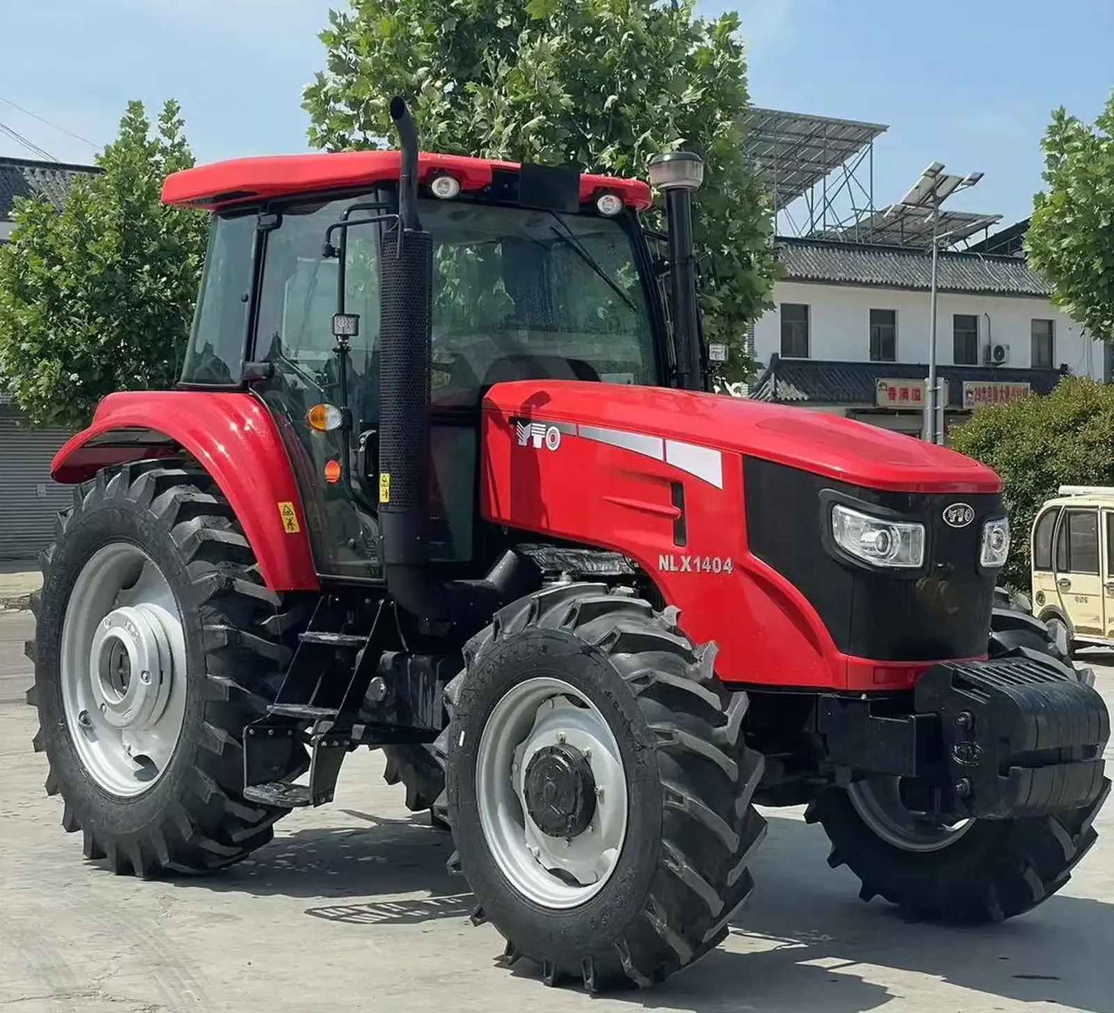 Трактор YTO 1404