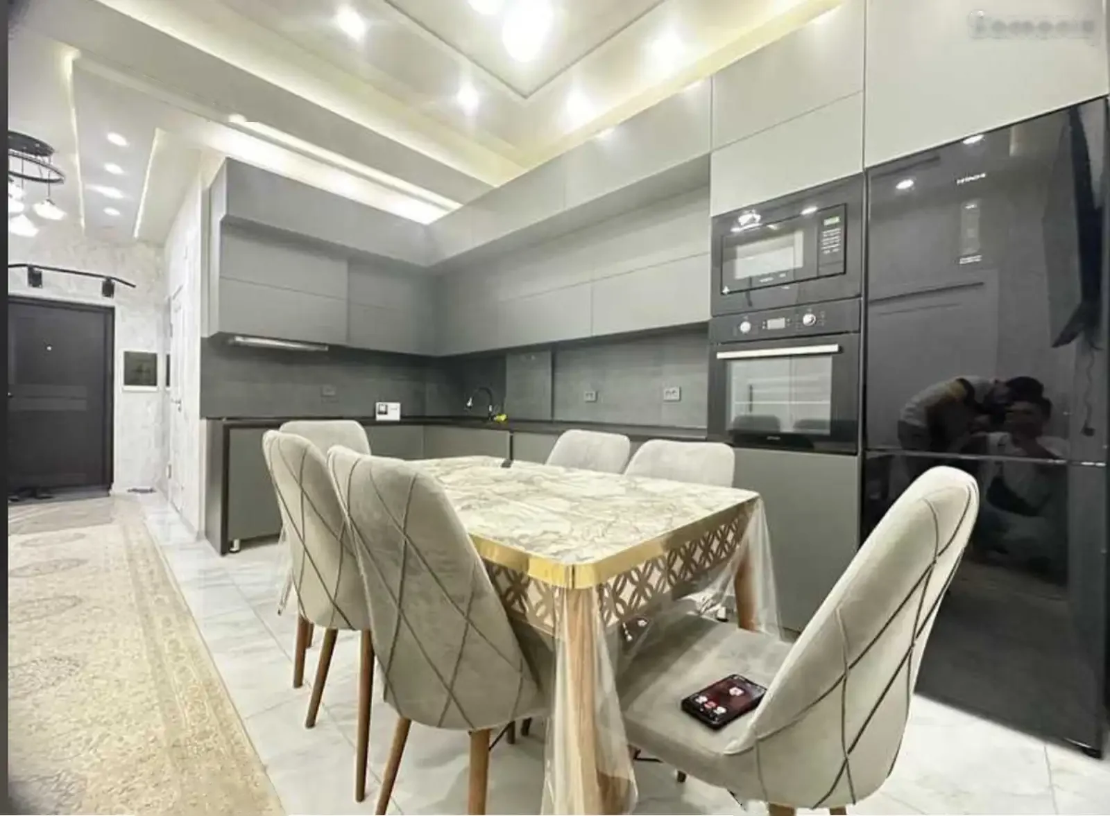 3-к квартира, 9 этаж, 80 м², Аэропорт