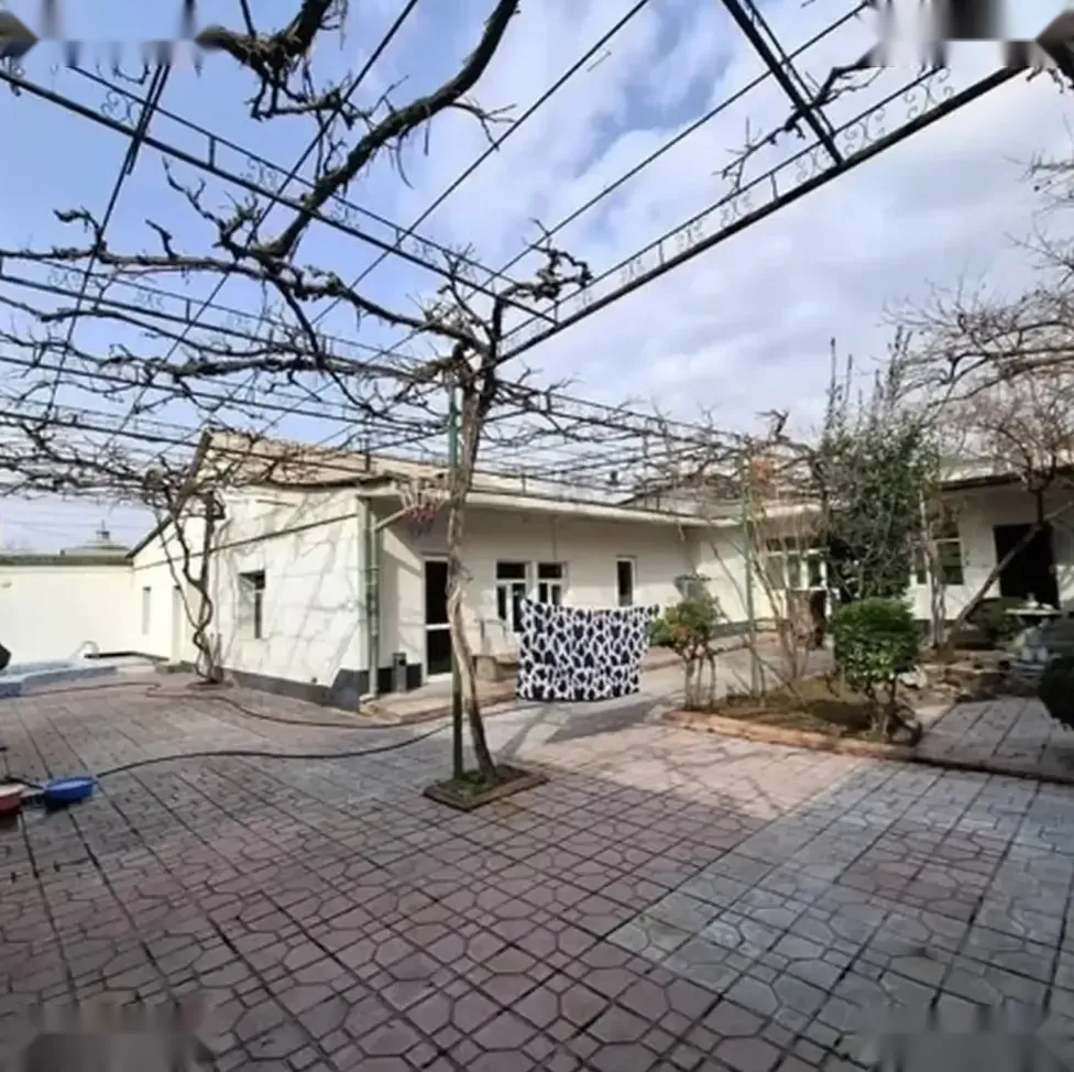 1-этажный, 5 комнатный дом, 360 м², Сомони