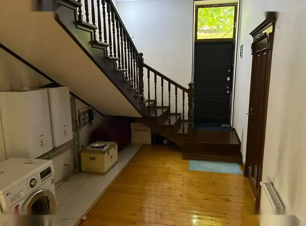2-этажный, 10 комнатный дом, 450 м², Сомони