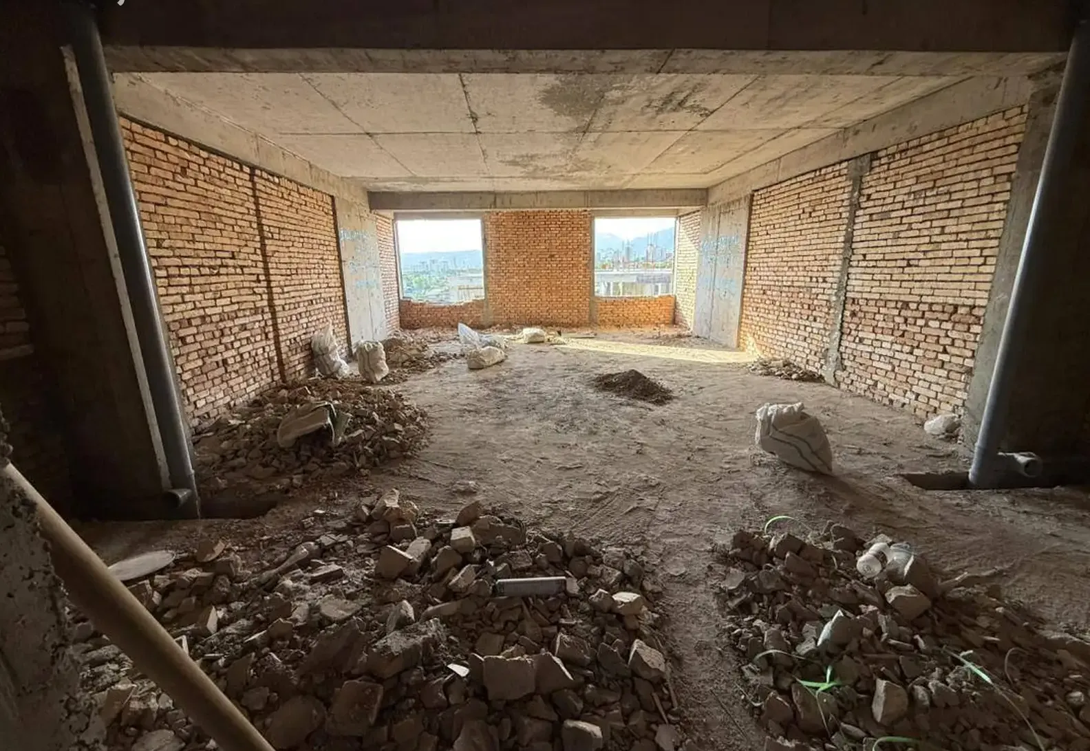 2-комн. квартира, 10 этаж, 70 м², Фирдавси