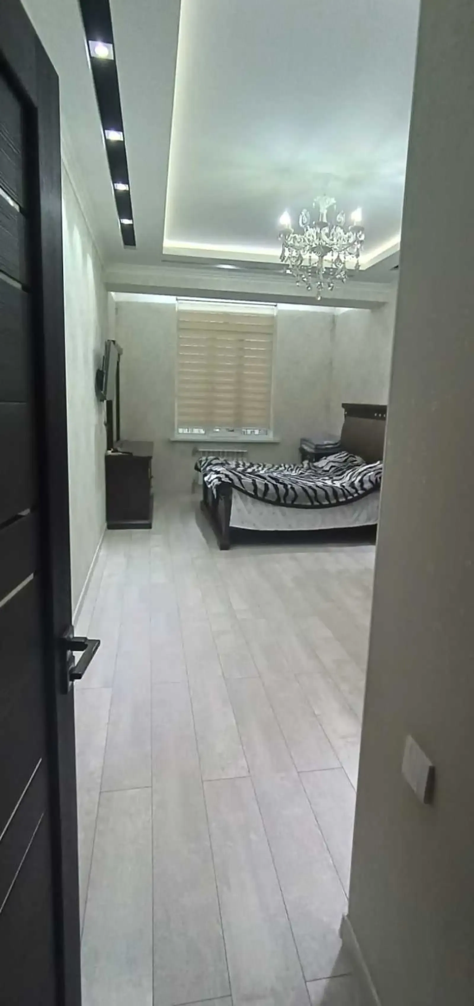 2-комн. квартира, 18 этаж, 125м², Маладёжний театр
