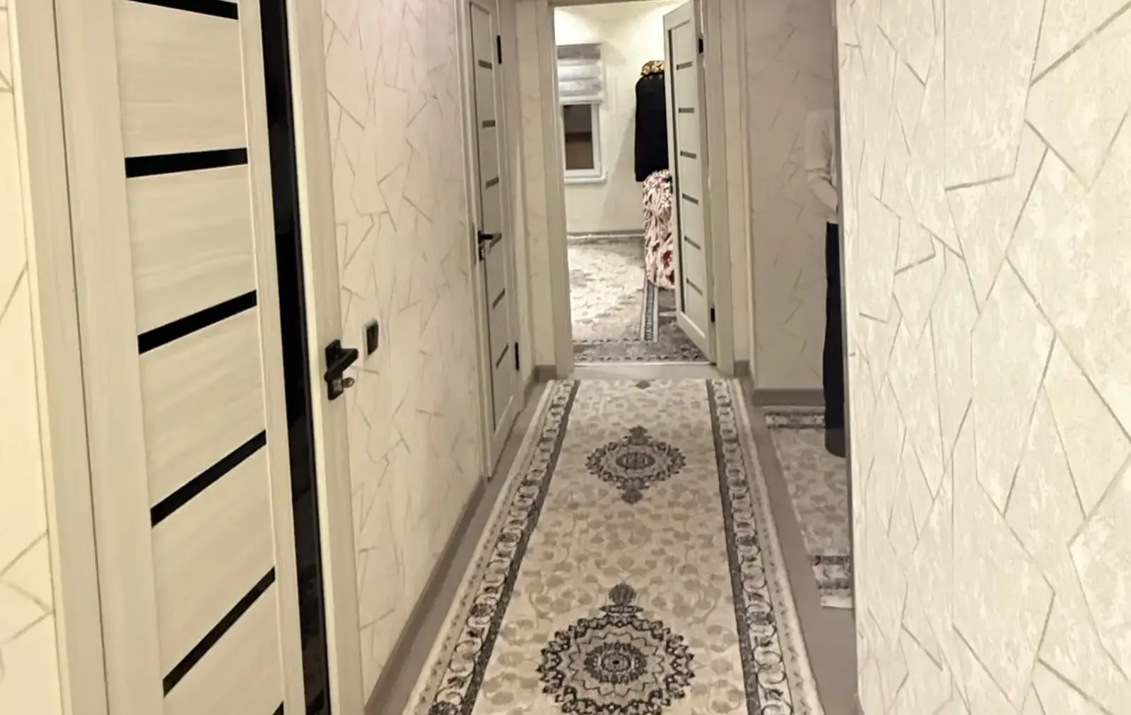2-к квартира, 3 этаж, 42 м², Шохмансур