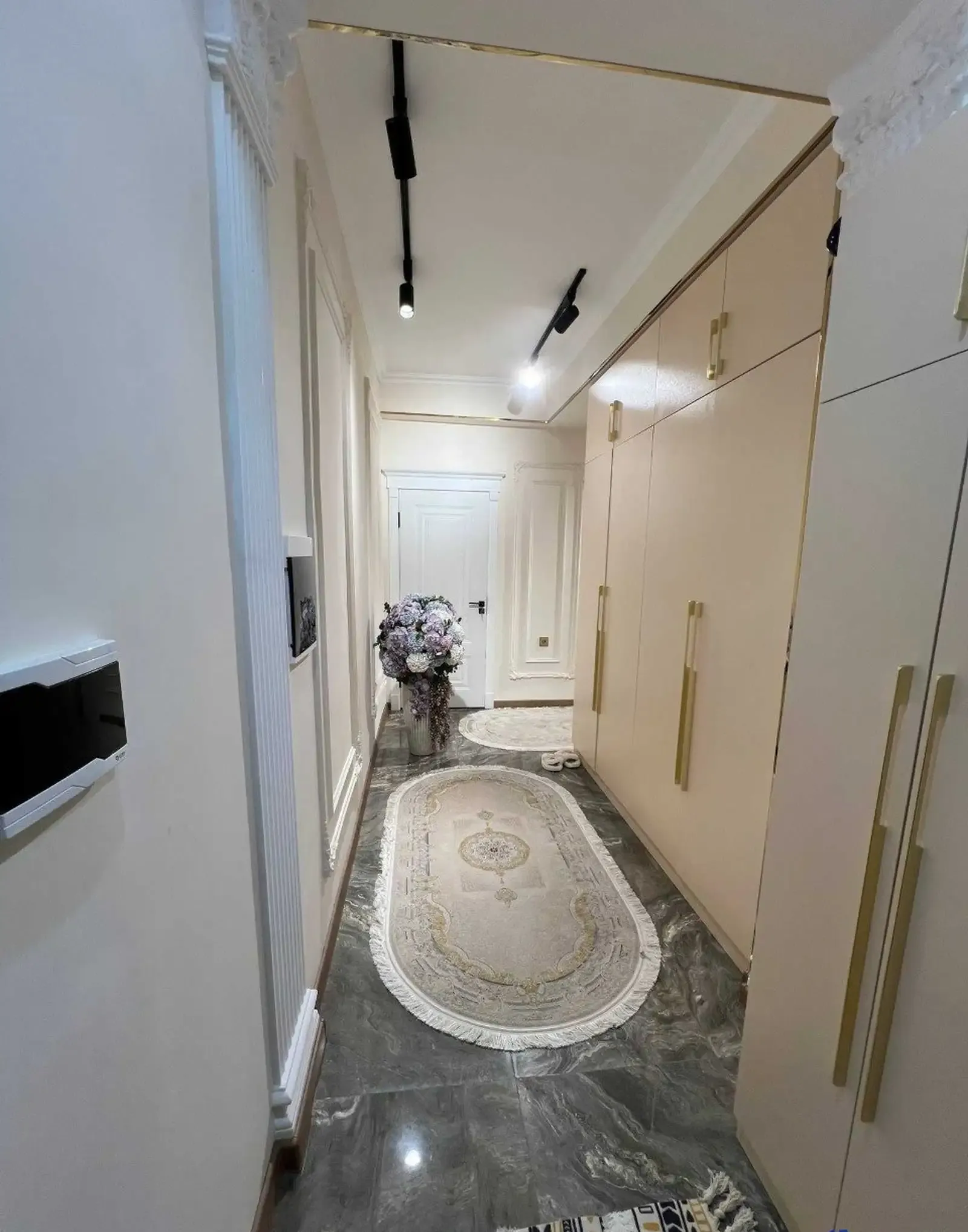 3-комн. квартира, 14 этаж, 86 м², Фирдавси, Ҷалҷам