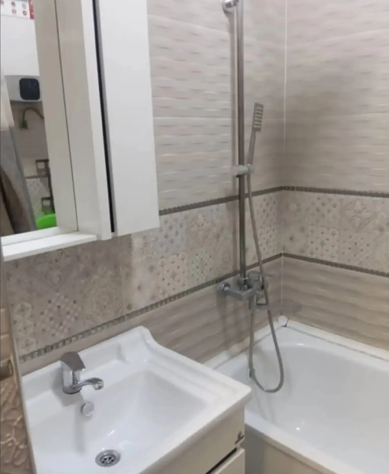 2-к квартира, 15 этаж, 57 м², Фирдавси