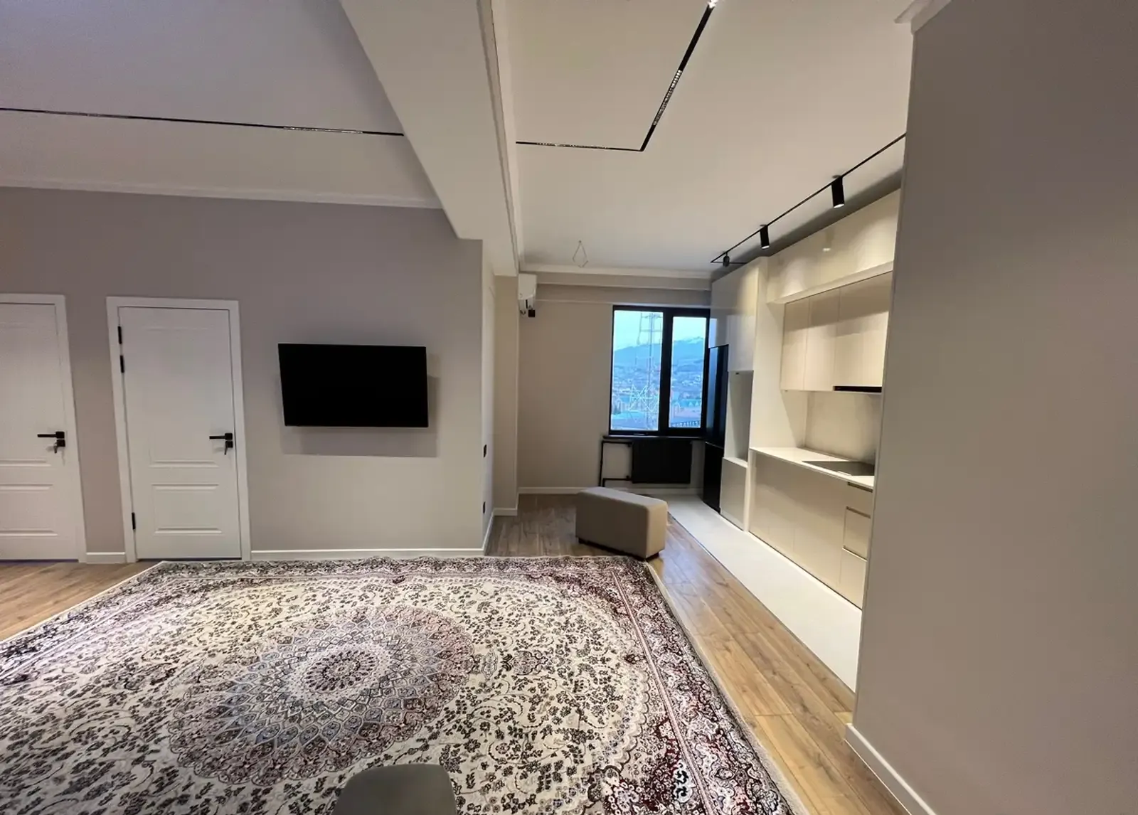 3-комн. квартира, 12 этаж, 75м², Ашан