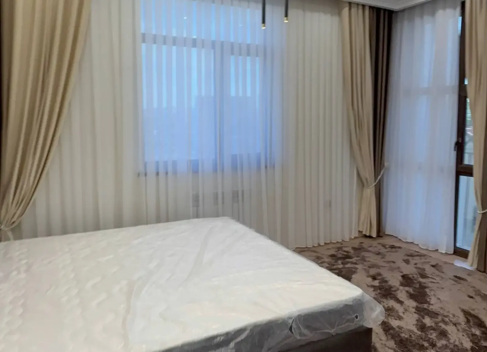 3-комн. квартира, 4 этаж, 93 м², Сино