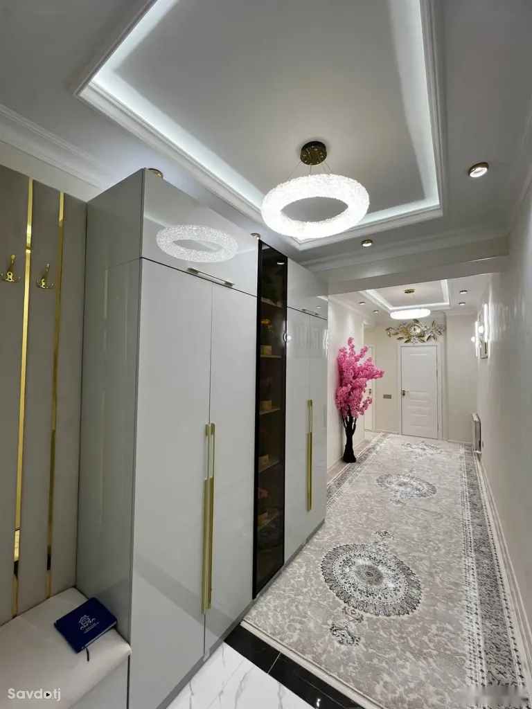 3-комн. квартира, 2 этаж, 70 м², сино