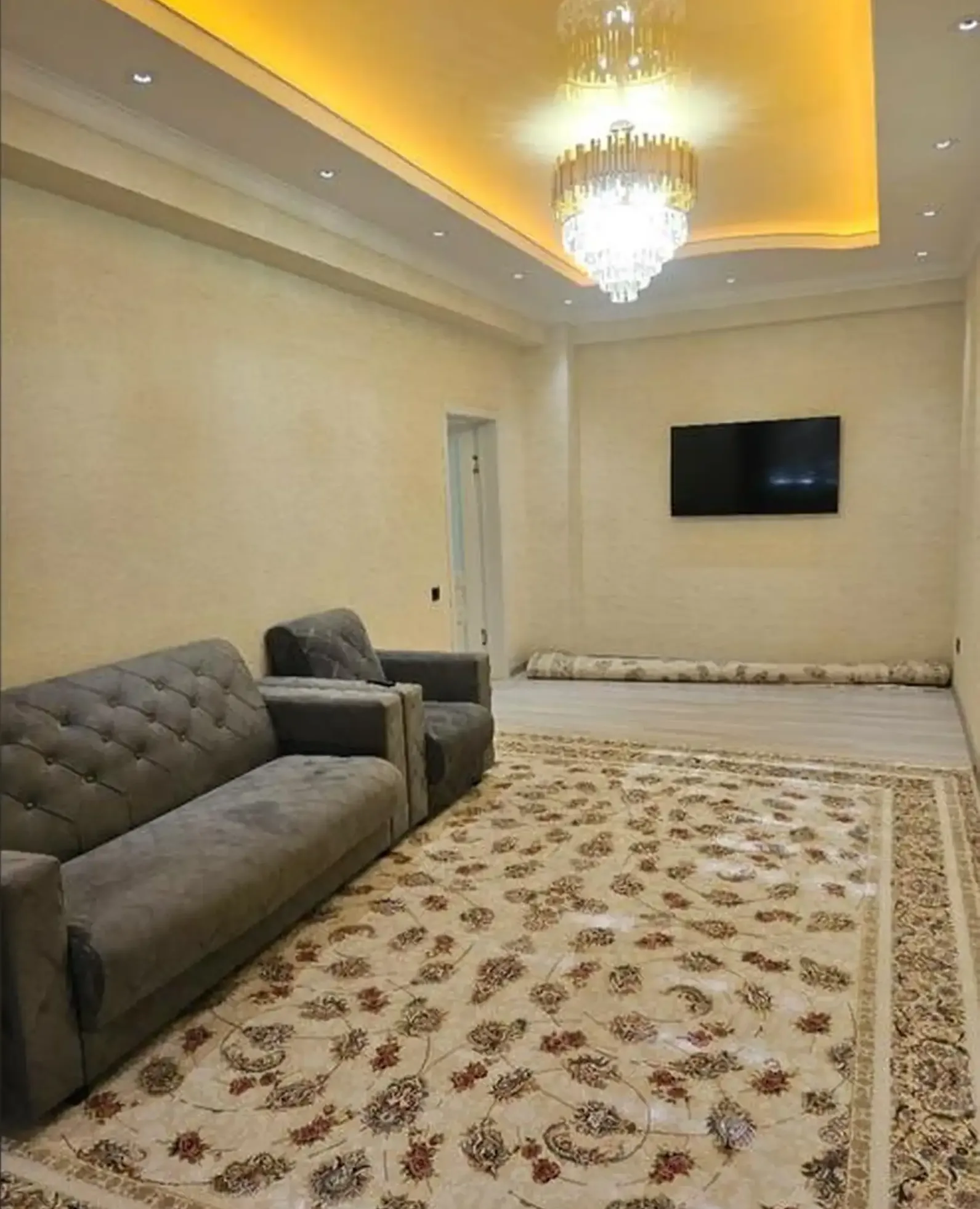 2-комн. квартира, 3 этаж, 75м², Шохмансур доми Голубой экран
