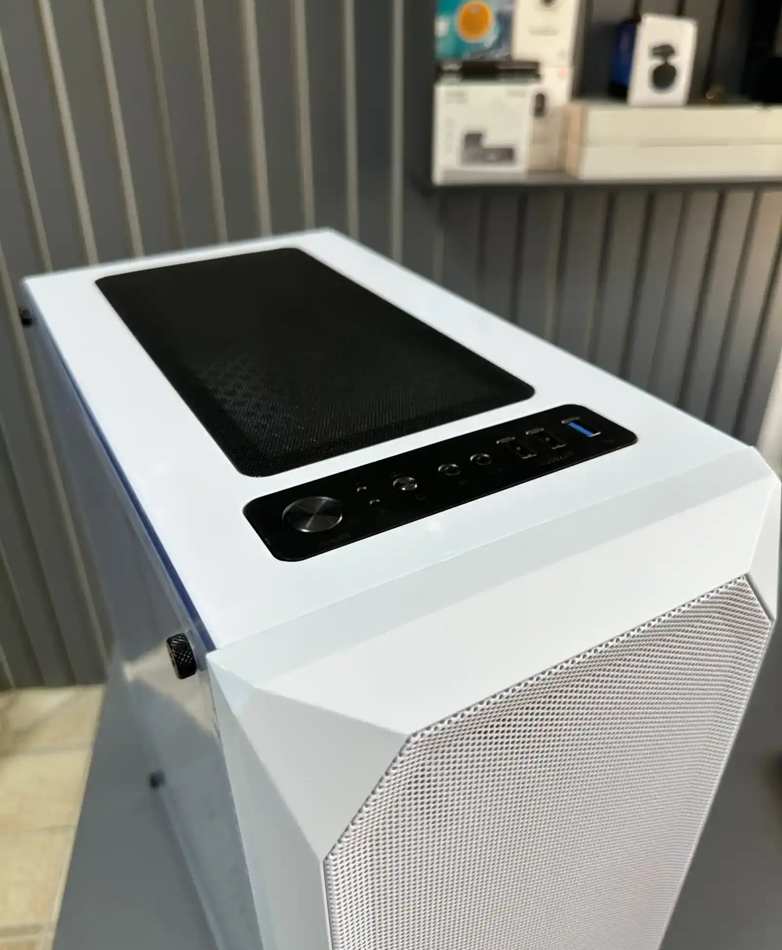 Корпус HuntKey White