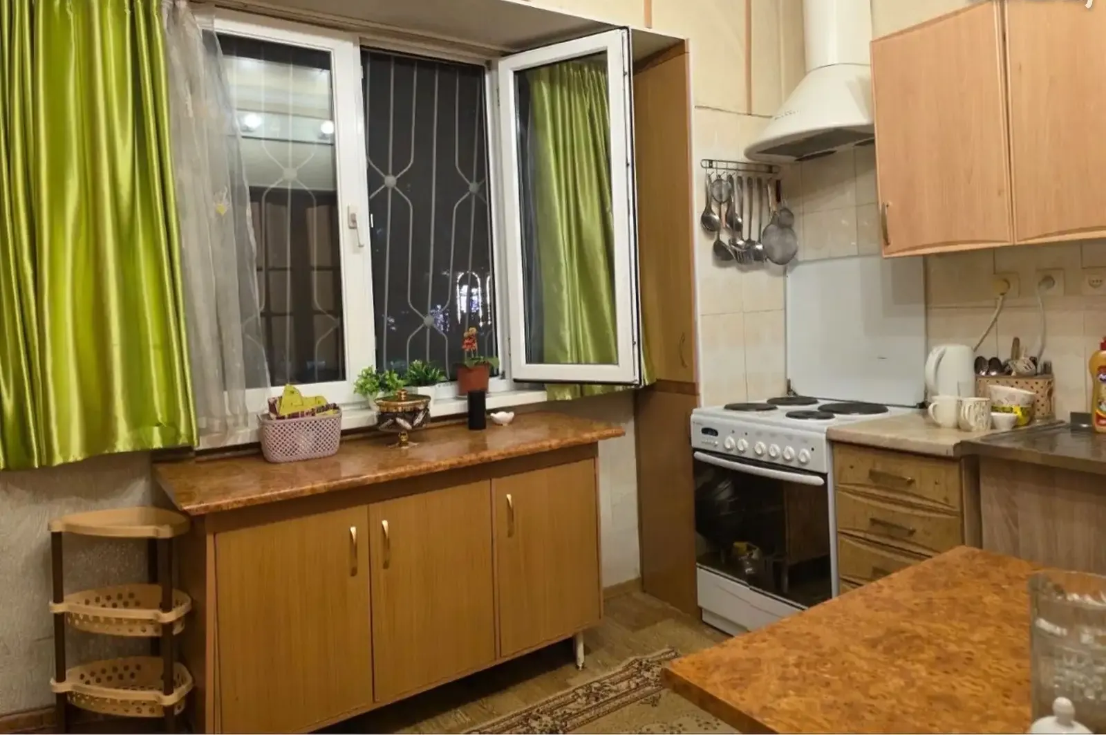 2-комн. квартира, 1 этаж, 79 м², И Сомони