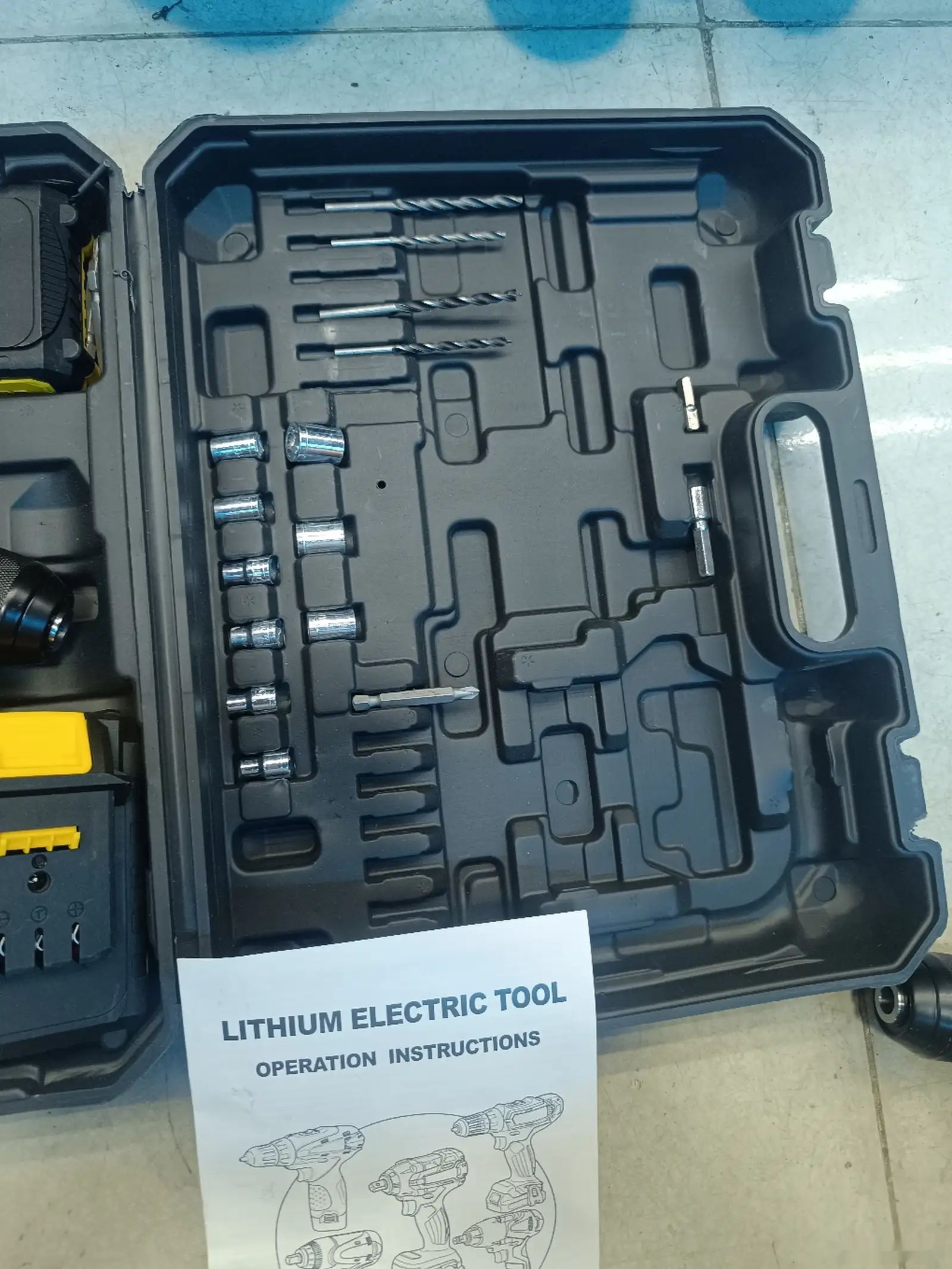 Шруповëрт Dewalt