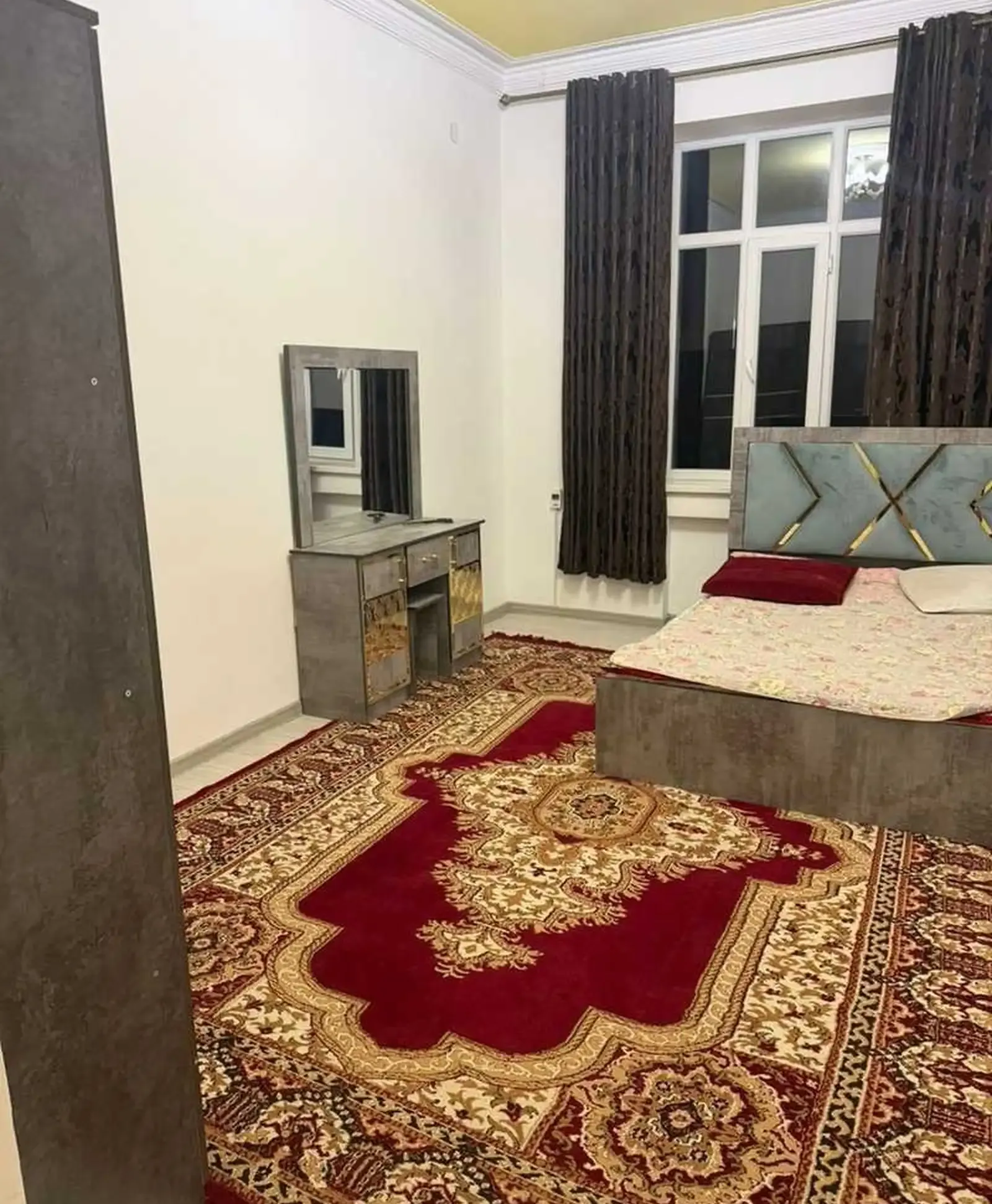 2-комн. квартира, 1 этаж, 80м², Шоҳмансур