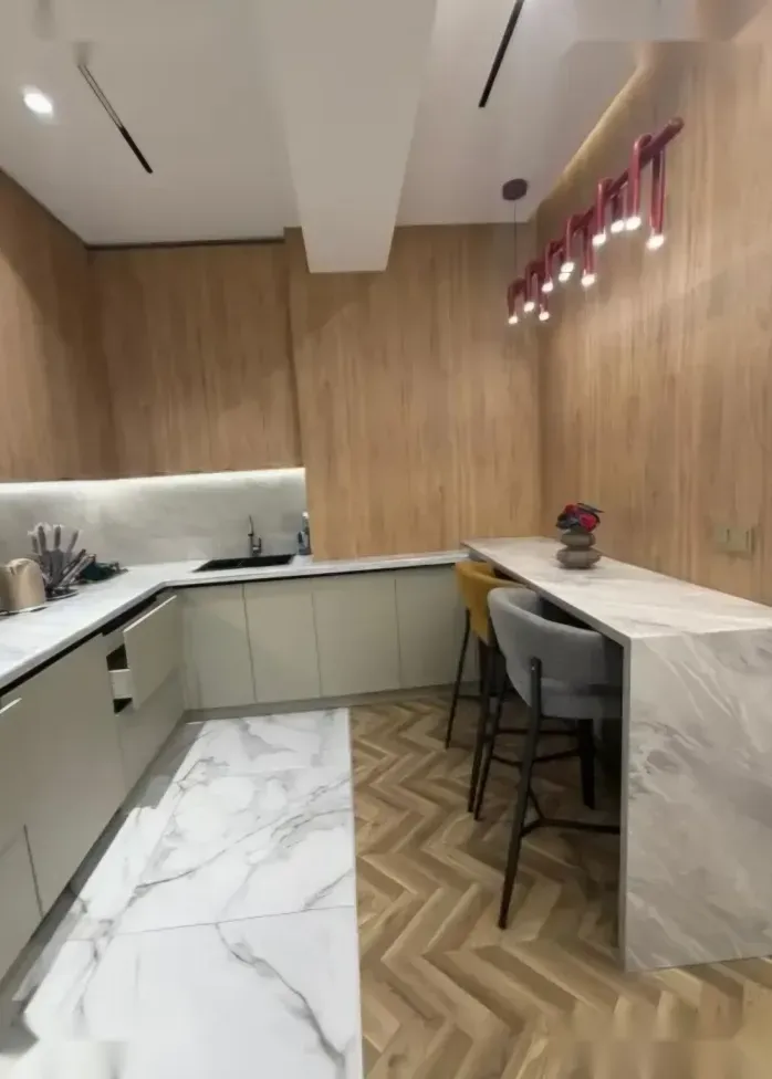 3-комн. квартира, 11 этаж, 120м², Шохмансур
