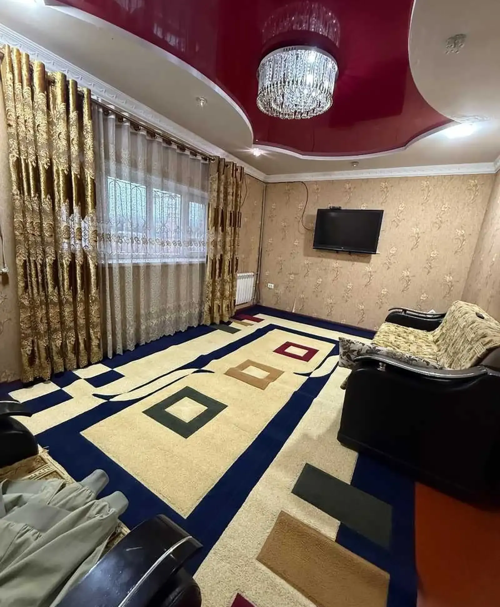 3-комн. квартира, 3 этаж, 80м², Сино