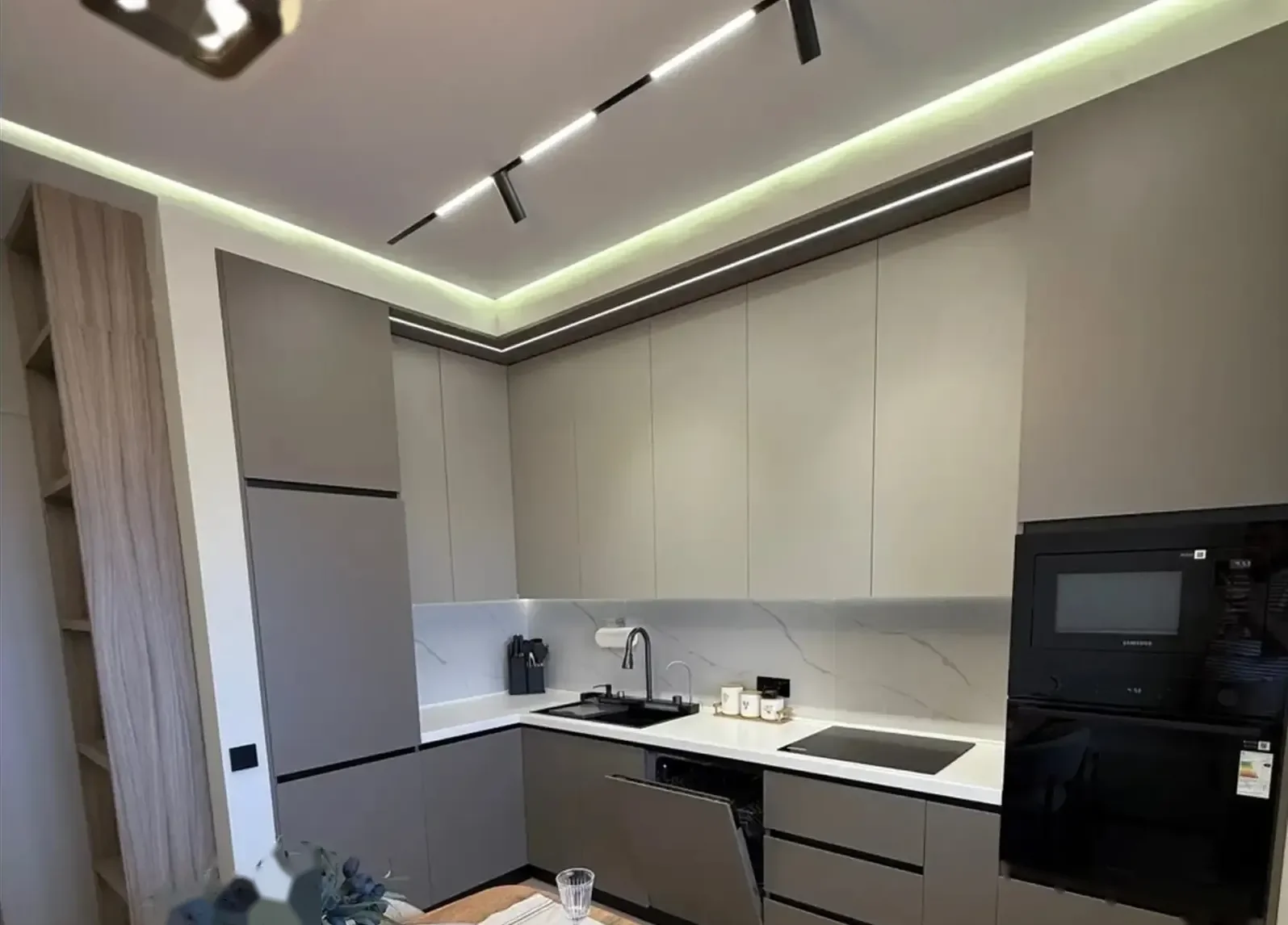 2-комн. квартира, 18 этаж, 50м², Опера и Балета