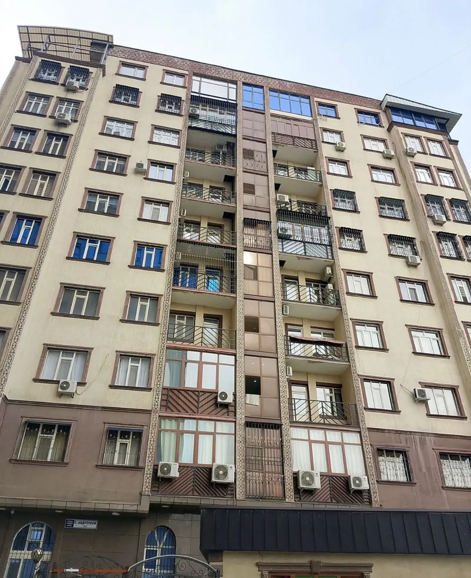 3-комн. квартира, 9 этаж, 120 м², И.Сомони