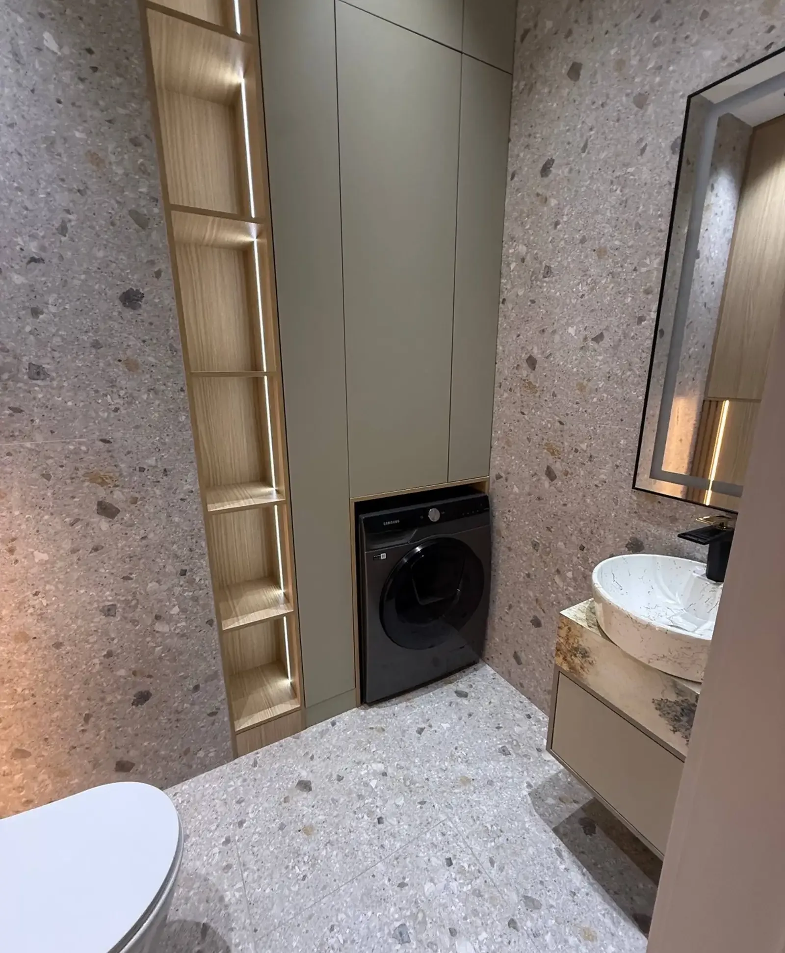3-комн. квартира, 18 этаж, 81 м², Исмоили Сомони Сафина