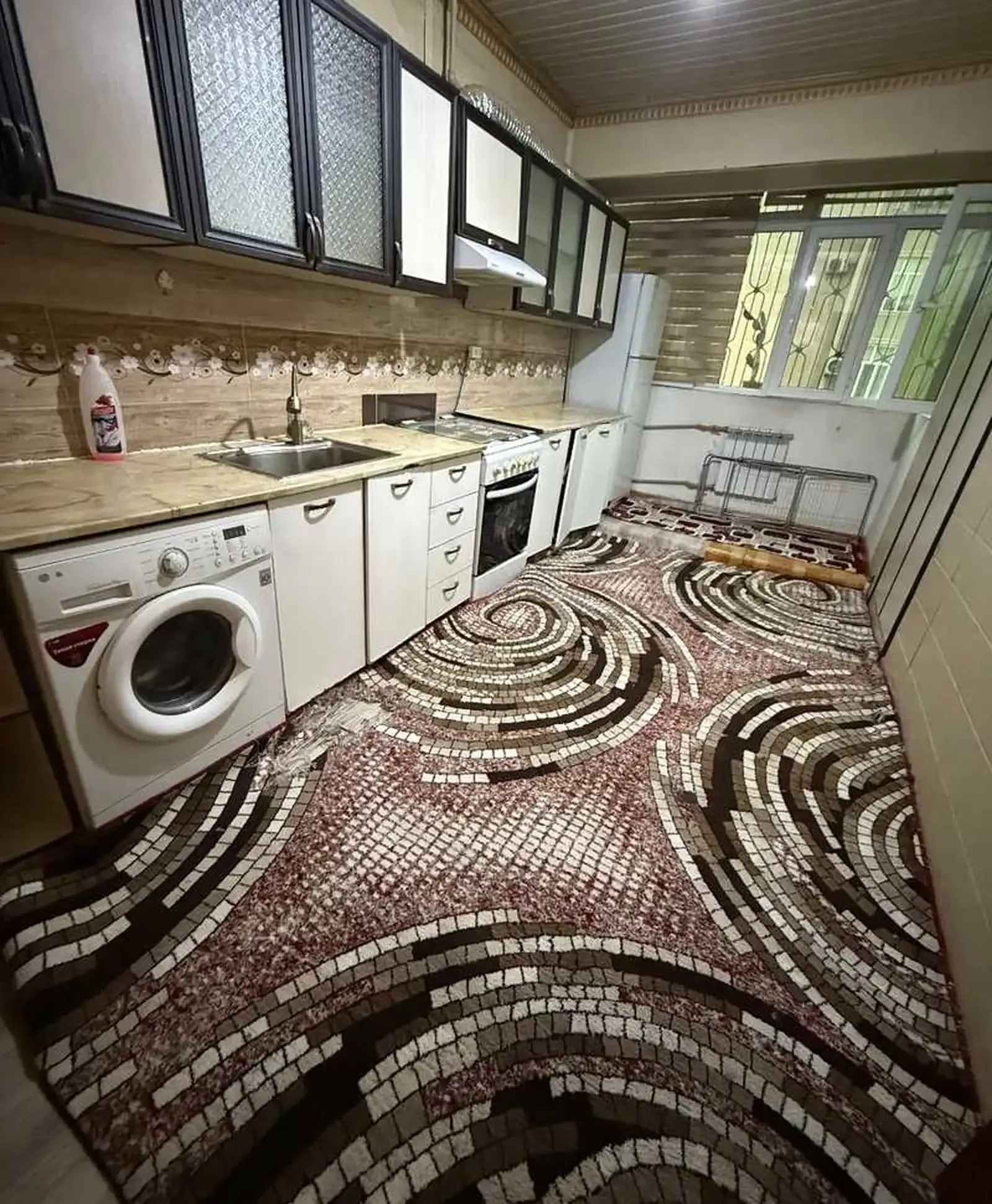 3-комн. квартира, 3 этаж, 80м², Сино