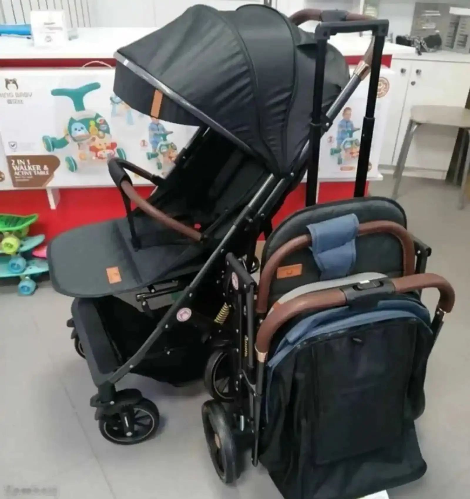 Коляска прогулочная