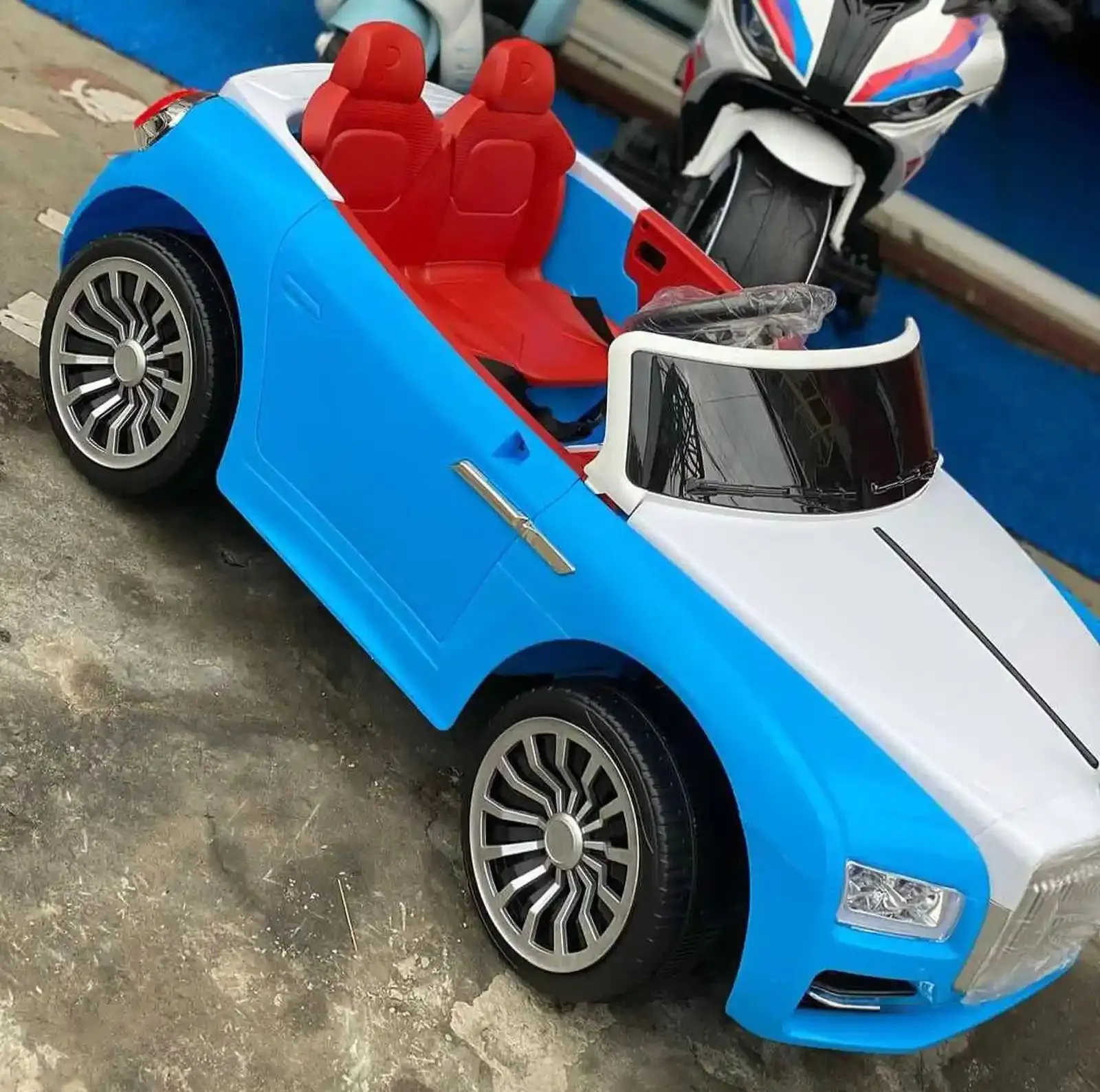 Детский электромобиль