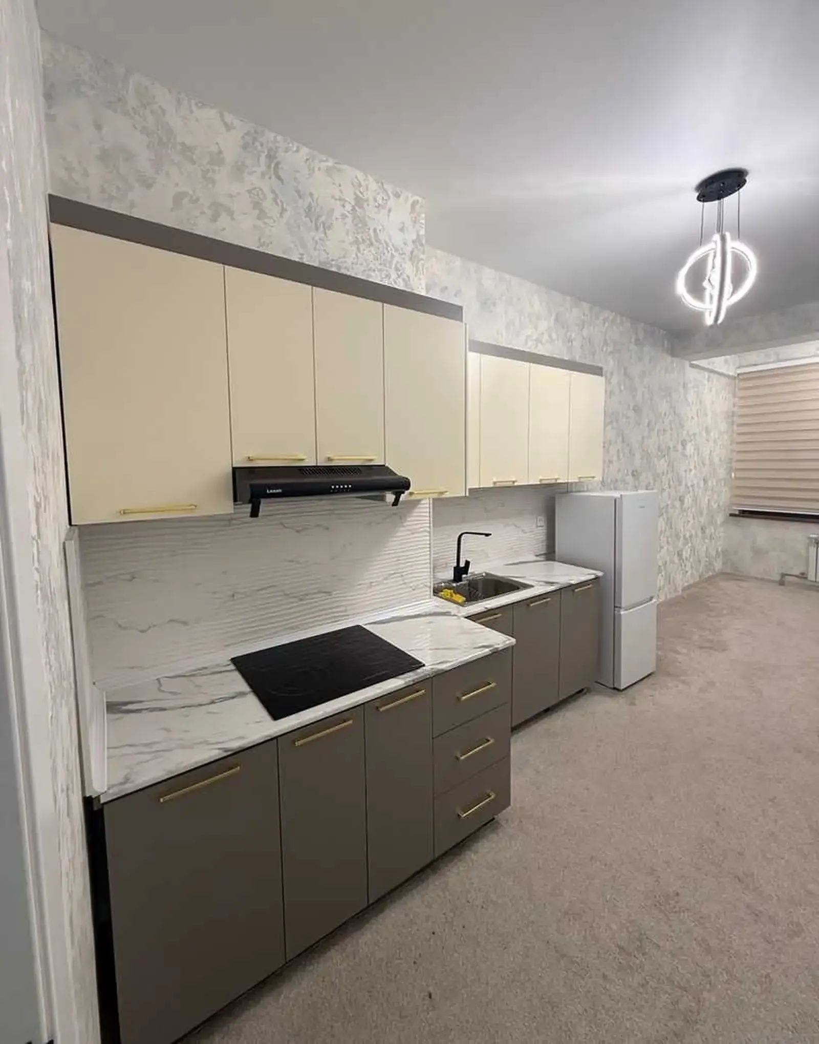 1-комн. квартира, 3 этаж, 65 м², 102мкр роддоми 3