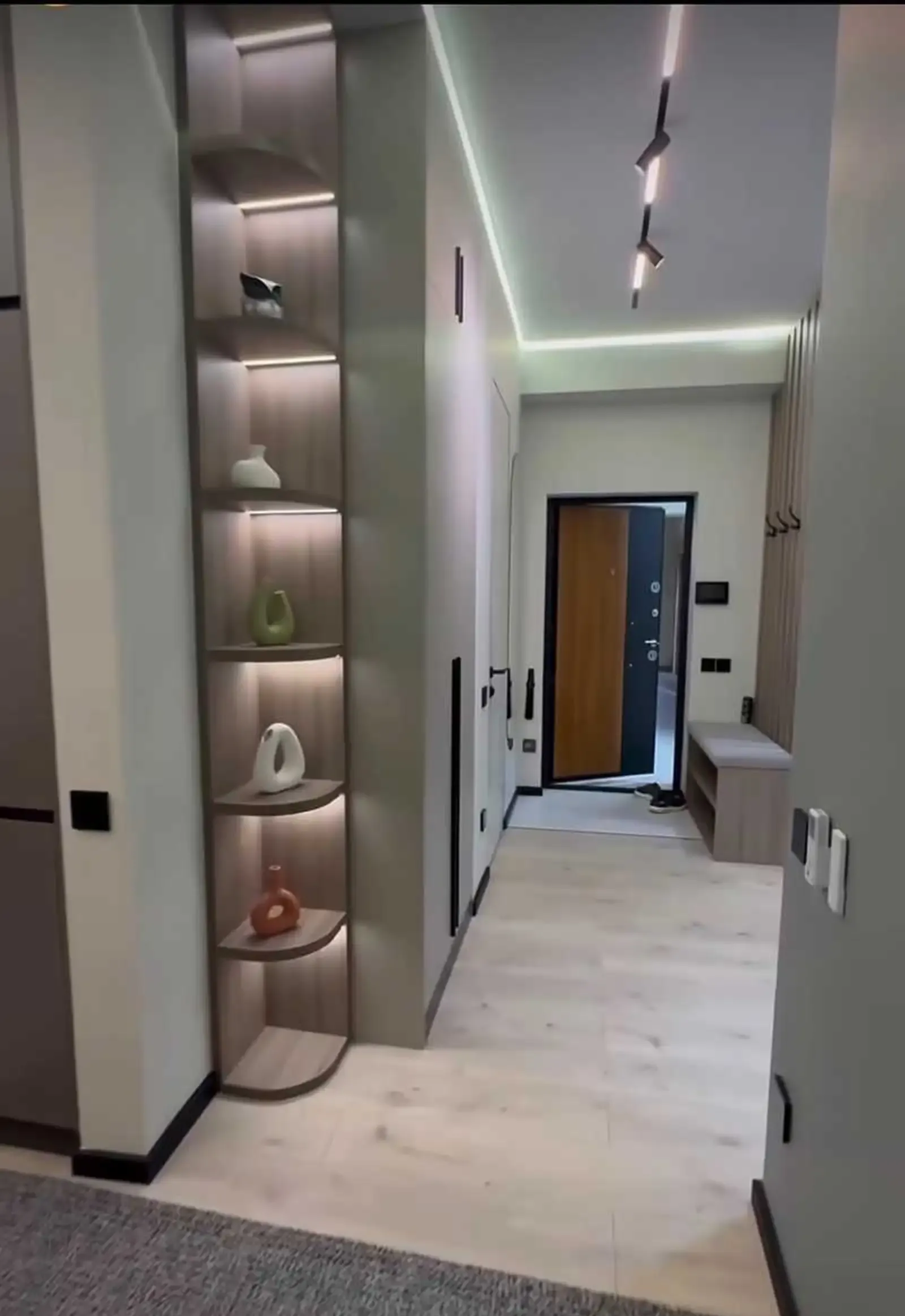 2-комн. квартира, 18 этаж, 52м², Гранд Отель