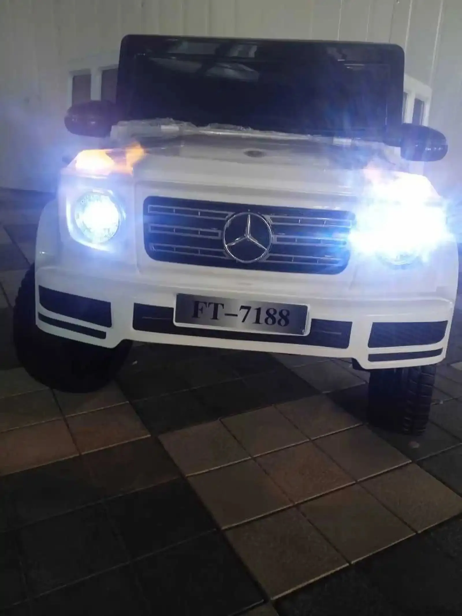 Детский электромобиль