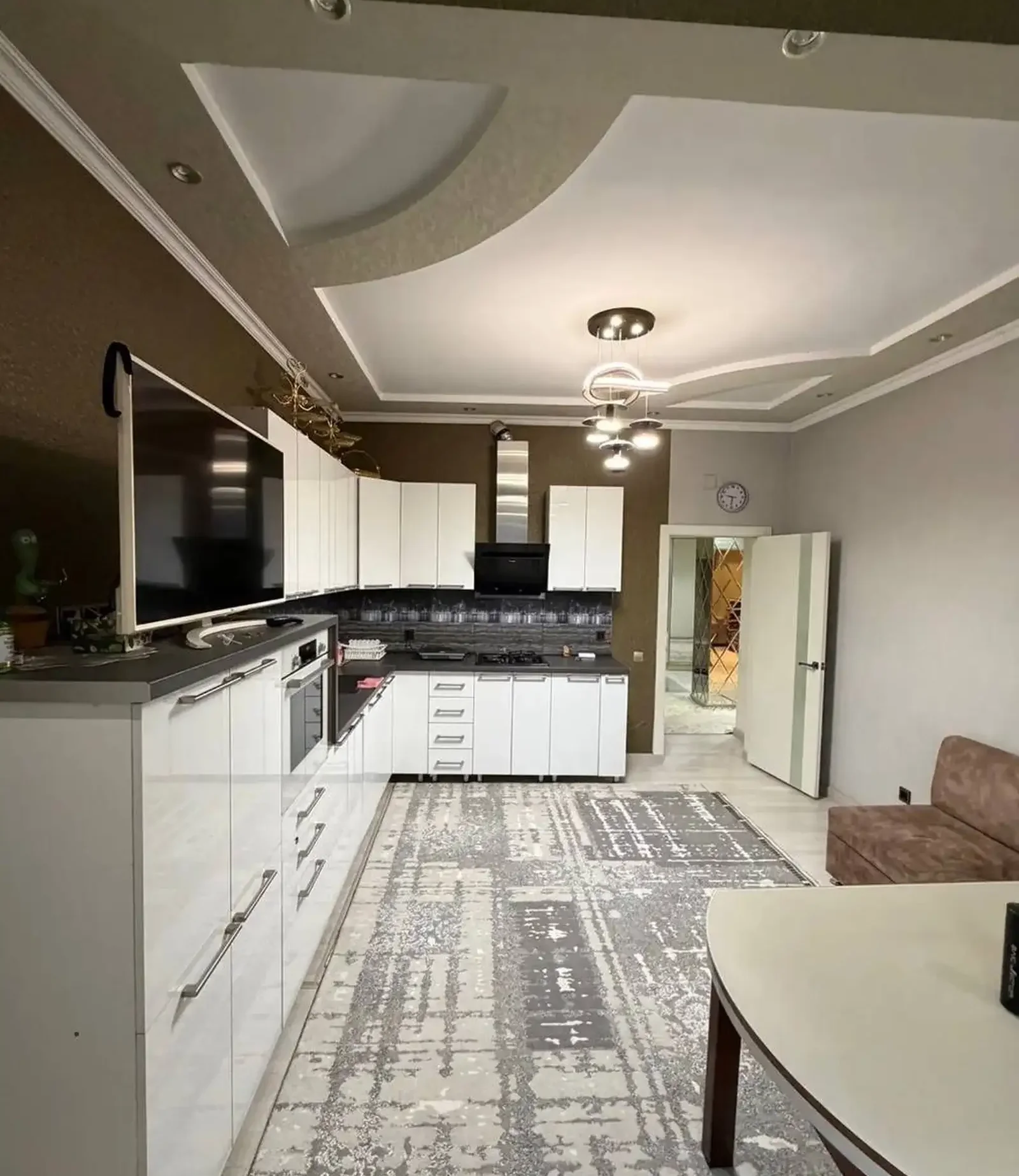 3-комн. квартира, 14 этаж, 128 м², Шохмансур