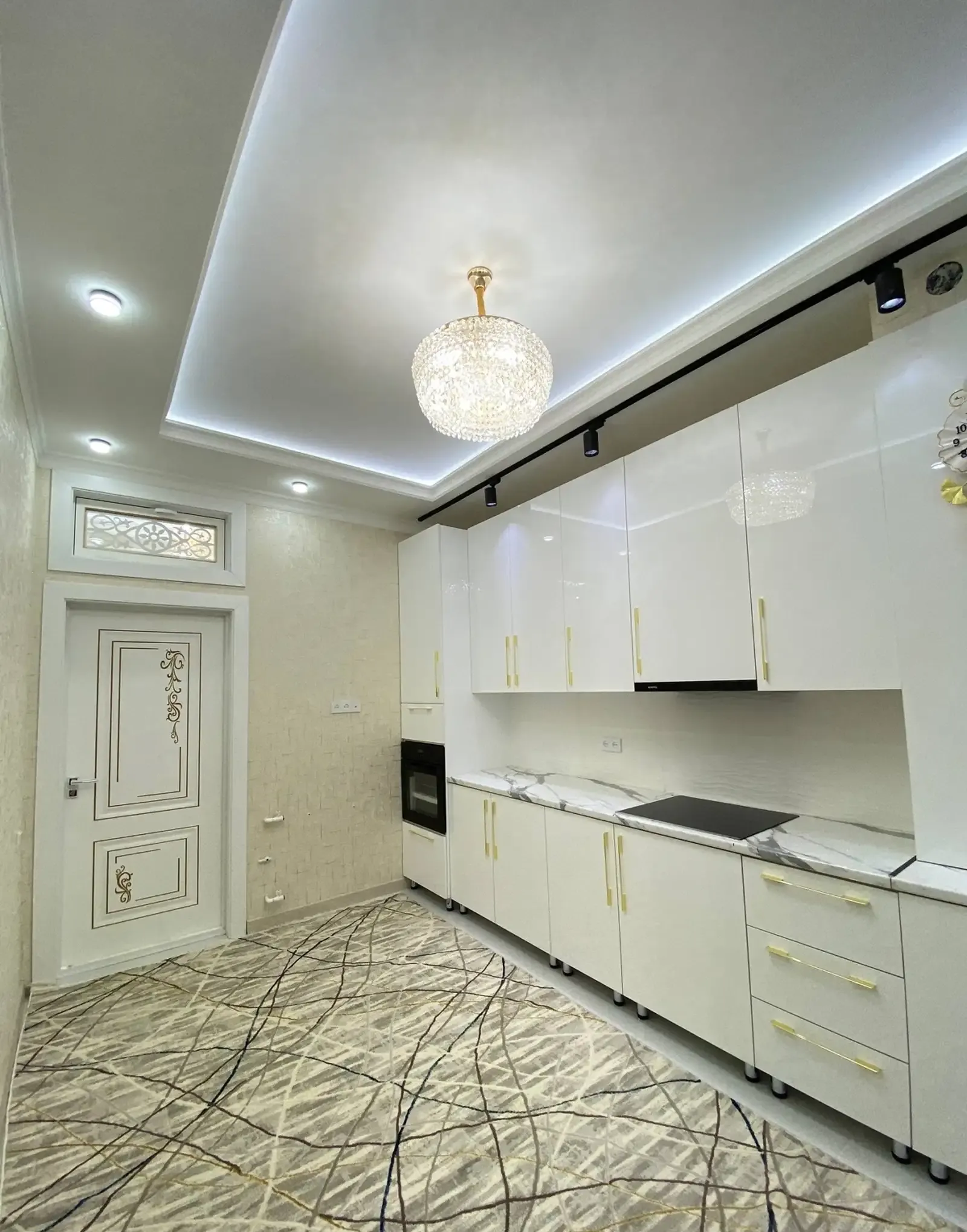 3-комн. квартира, 4 этаж, 108 м², Сино 84мкр