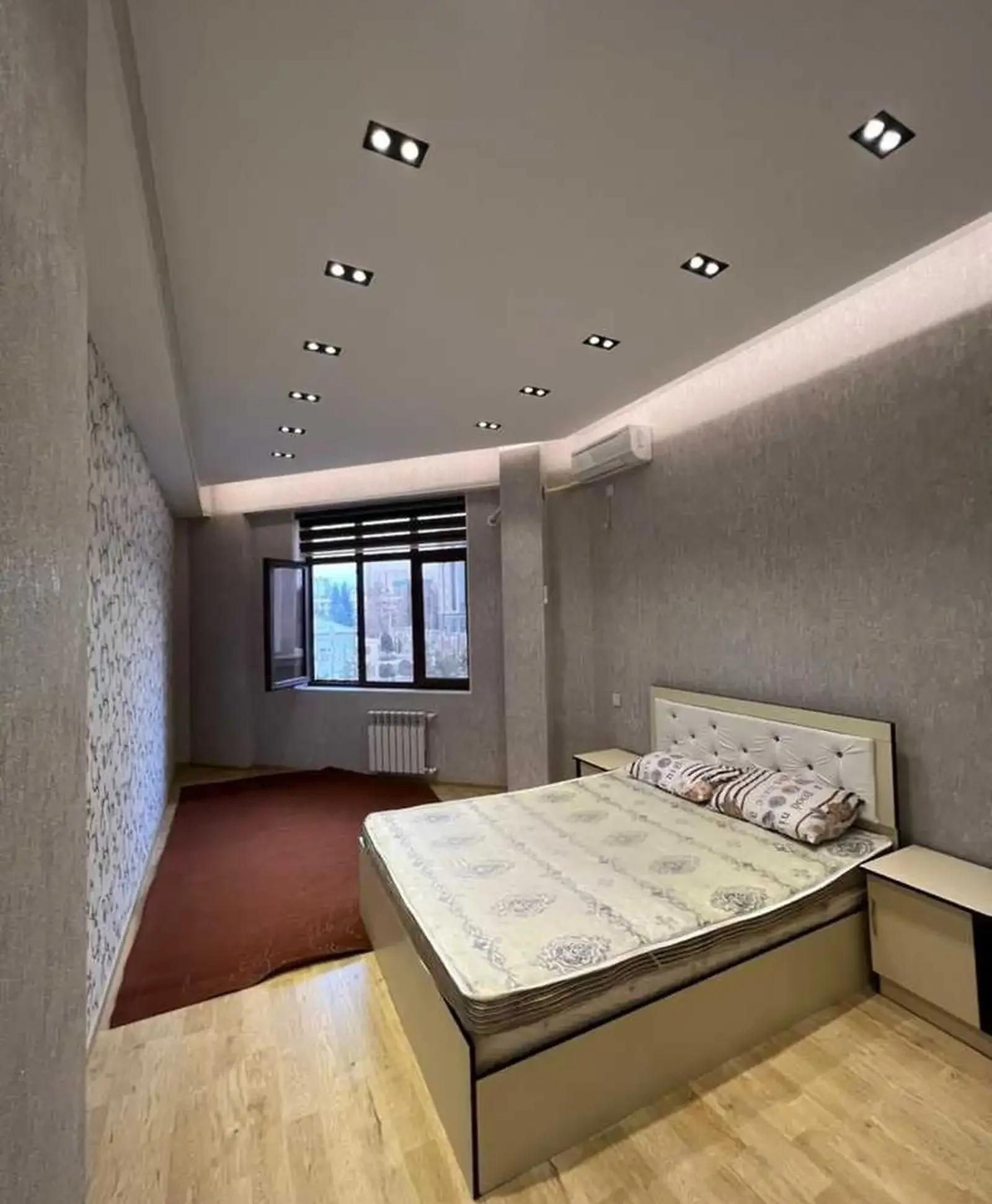 3-комн. квартира, 3 этаж, 120м², И. Сомони, Ориёнбонк