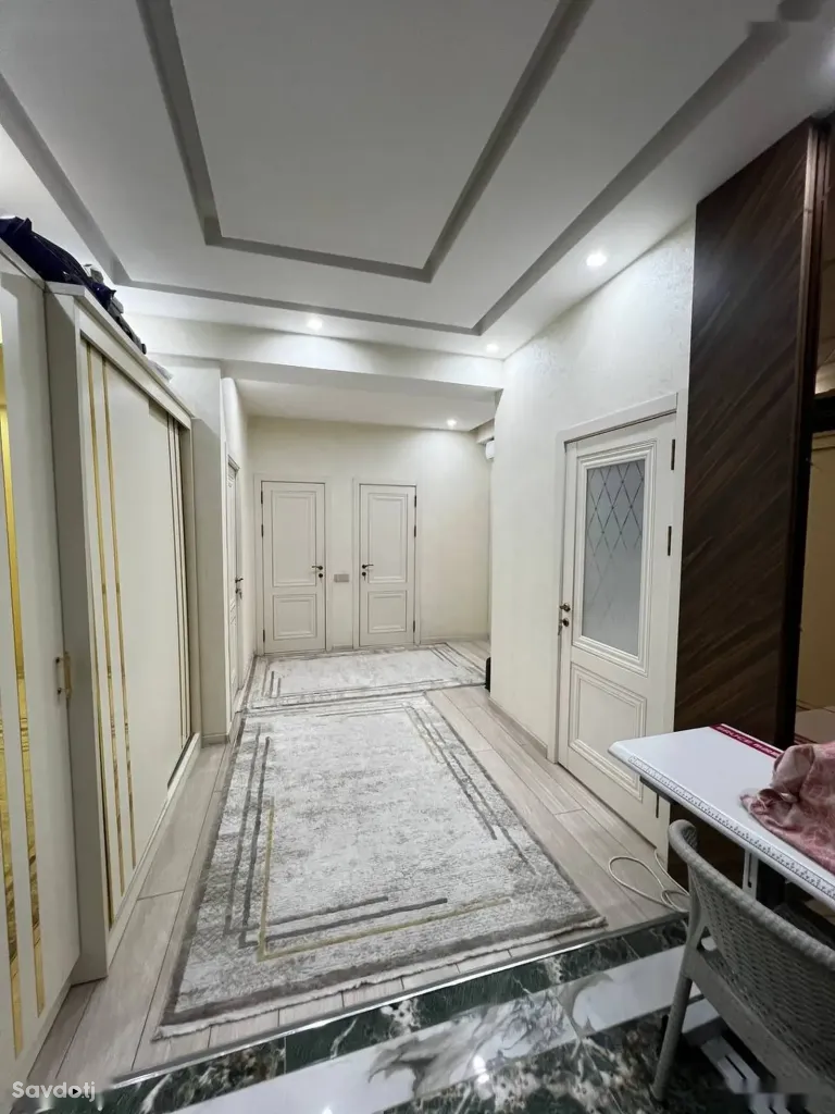 2-комн. квартира, 3 этаж, 68 м², сино