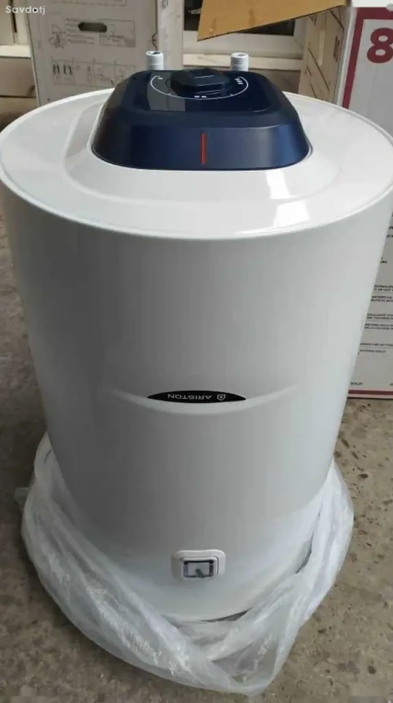Водонагреватель Ariston 80л