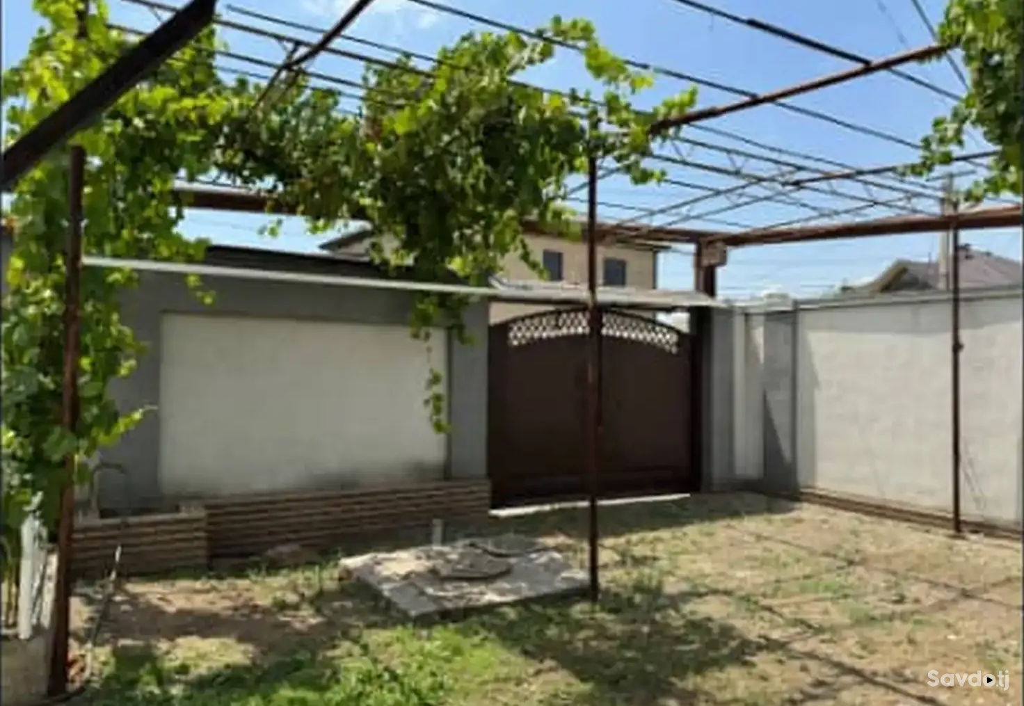 1-этажный, 5 комнатный дом, 650 м², Сомони