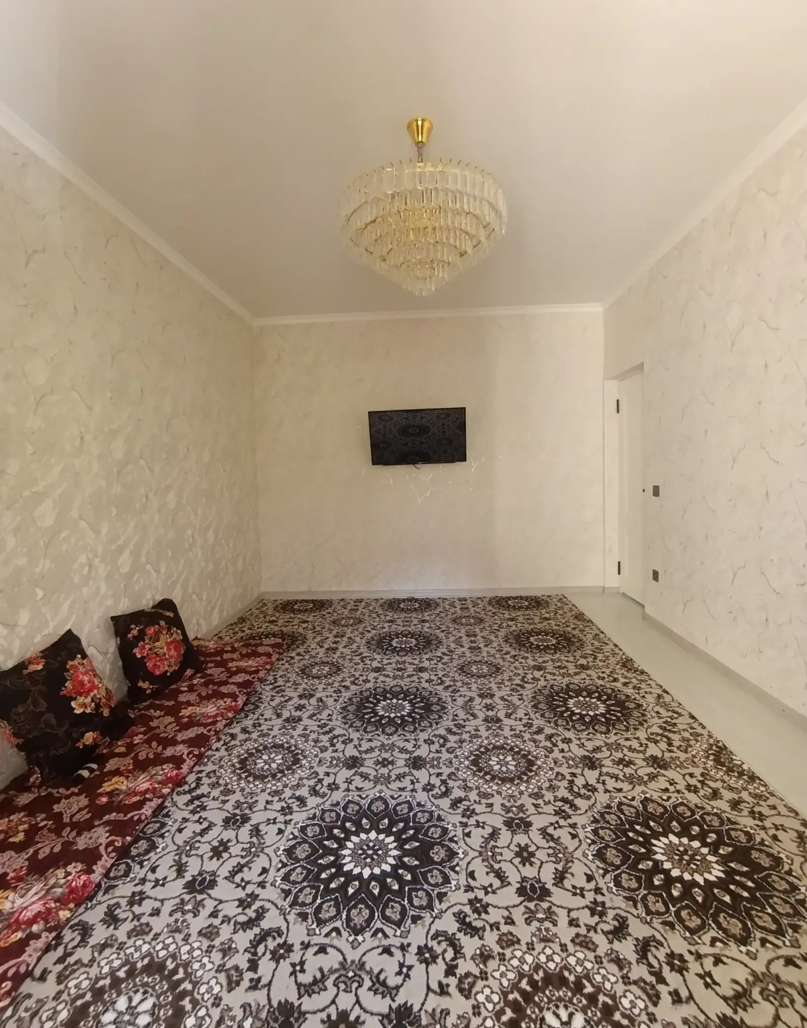 2-комн. квартира, 2 этаж, 70 м², Фирдавси