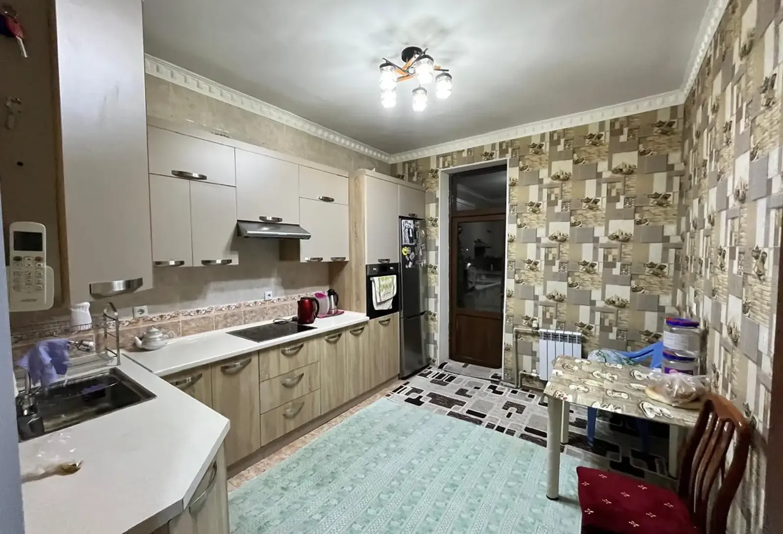 3-к квартира, 3 этаж, 120 м², И. Сомони (Медгородок)