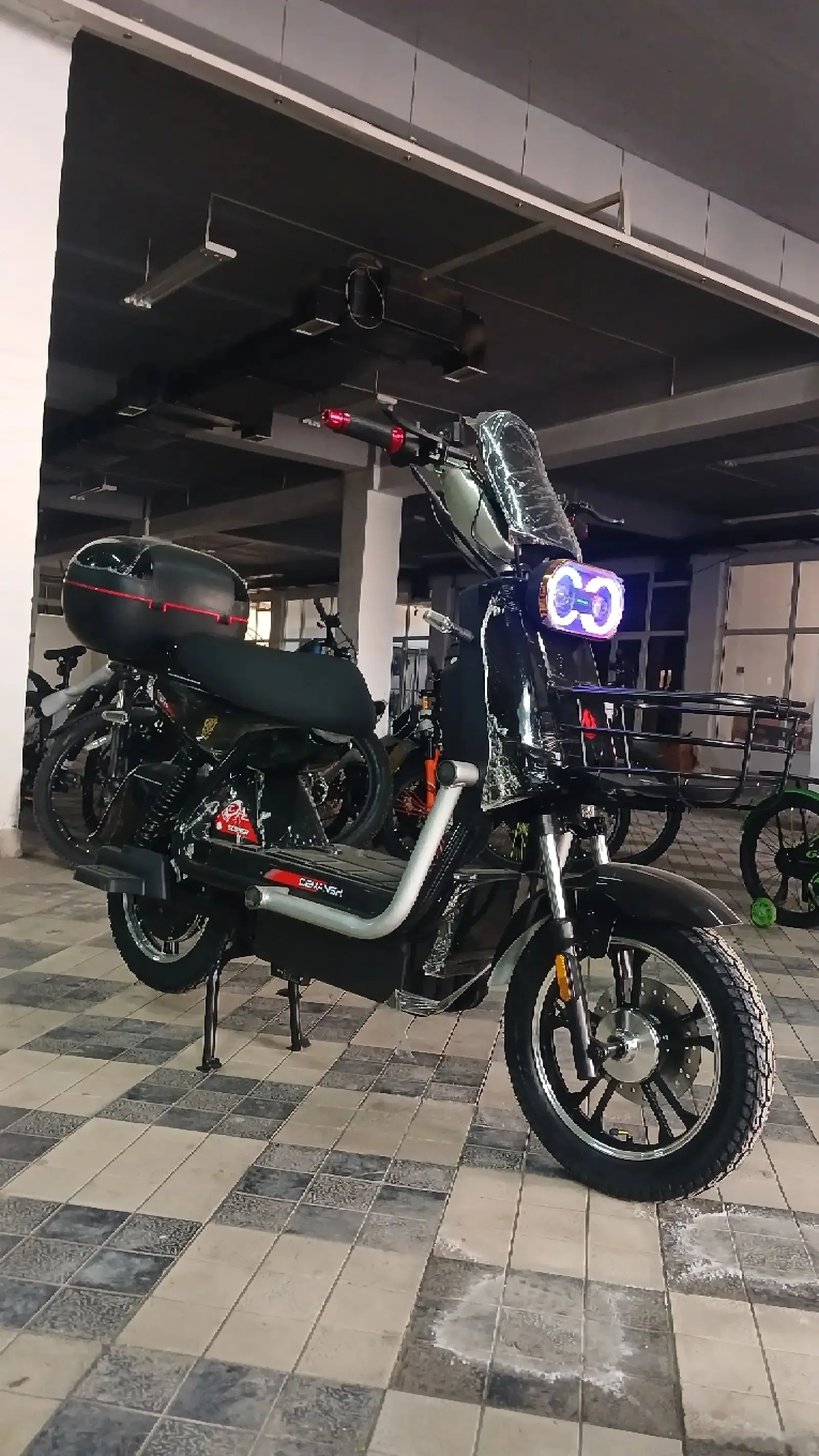 Электроскутер деманш