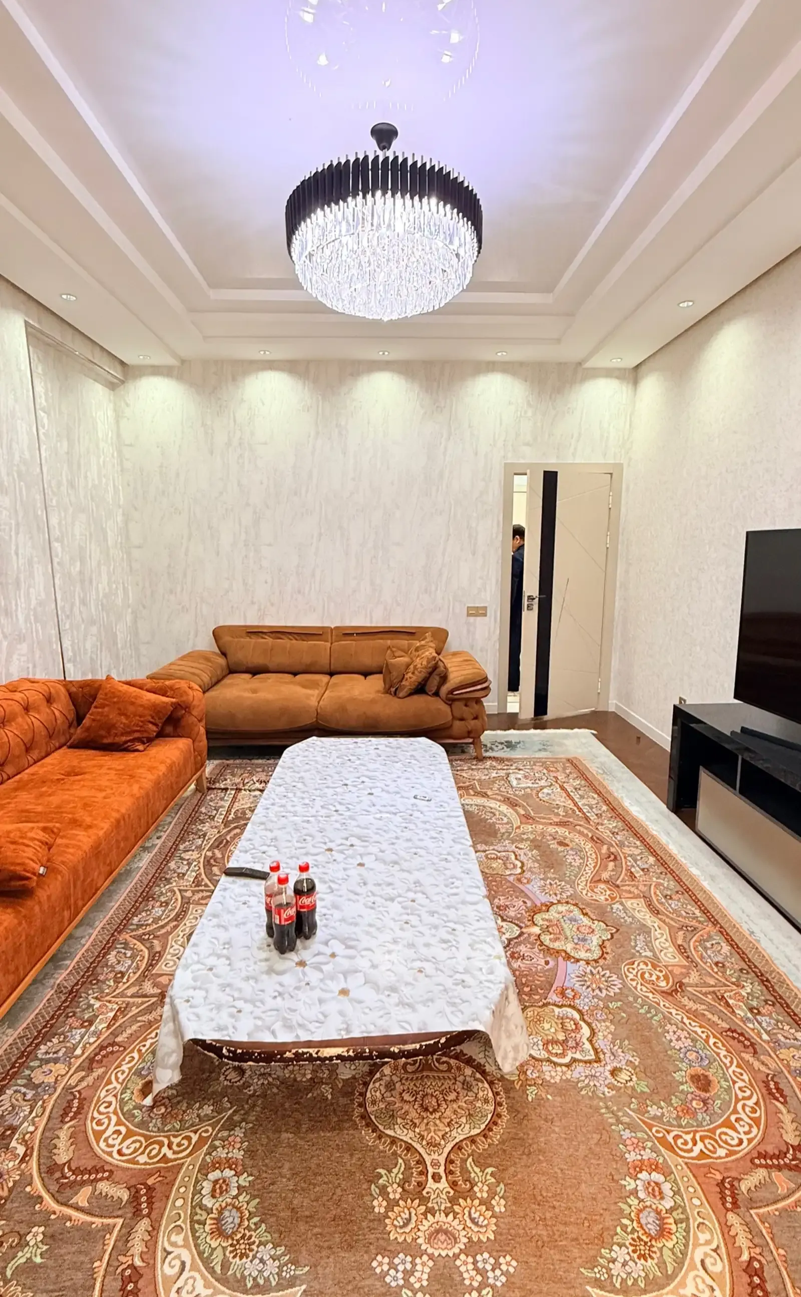 3-комн. квартира, 3 этаж, 97м², Посольство РФ, ориентир — магазин Baby Shop