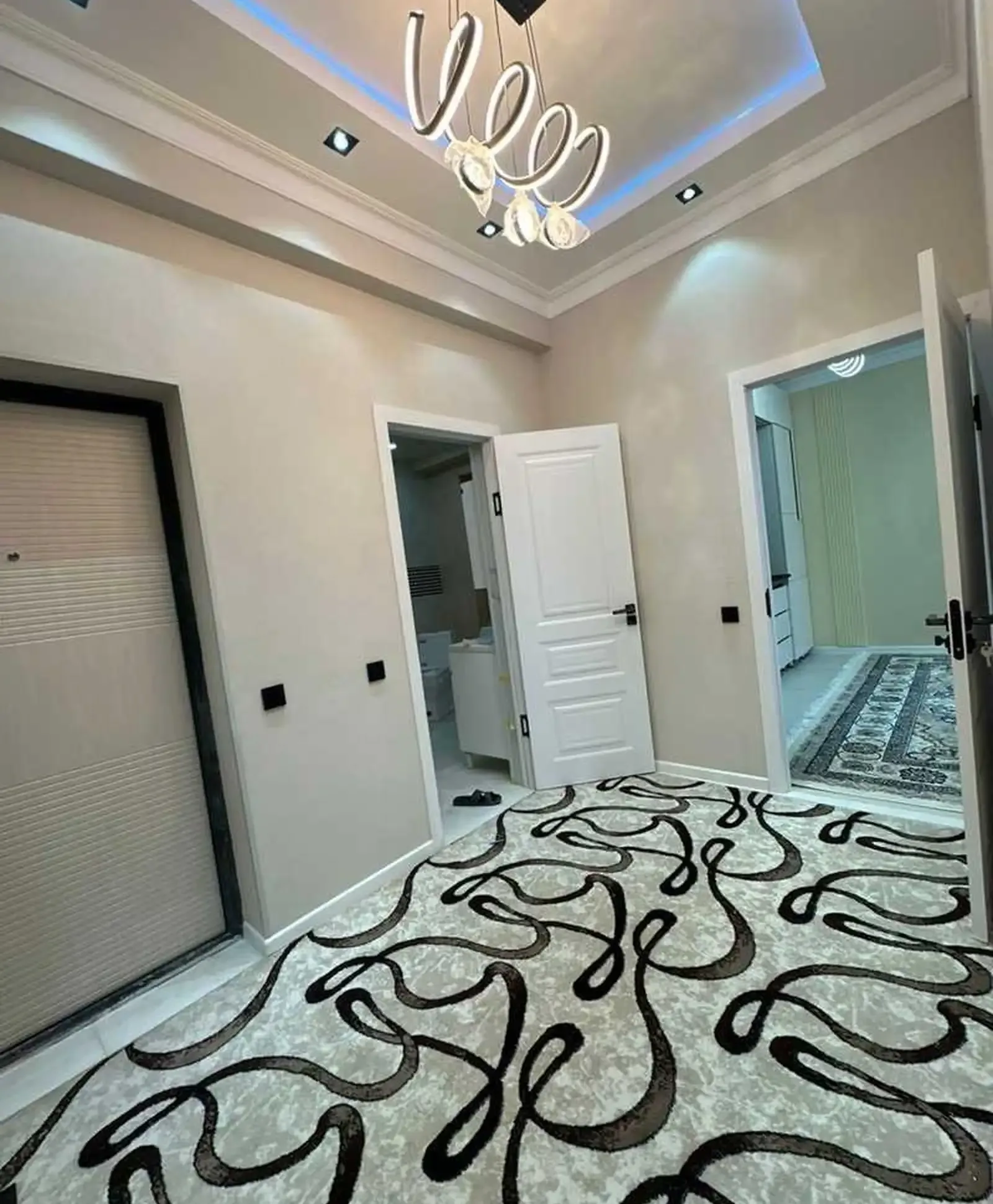 2-комн. квартира, 4 этаж, 62м², Чор Дома