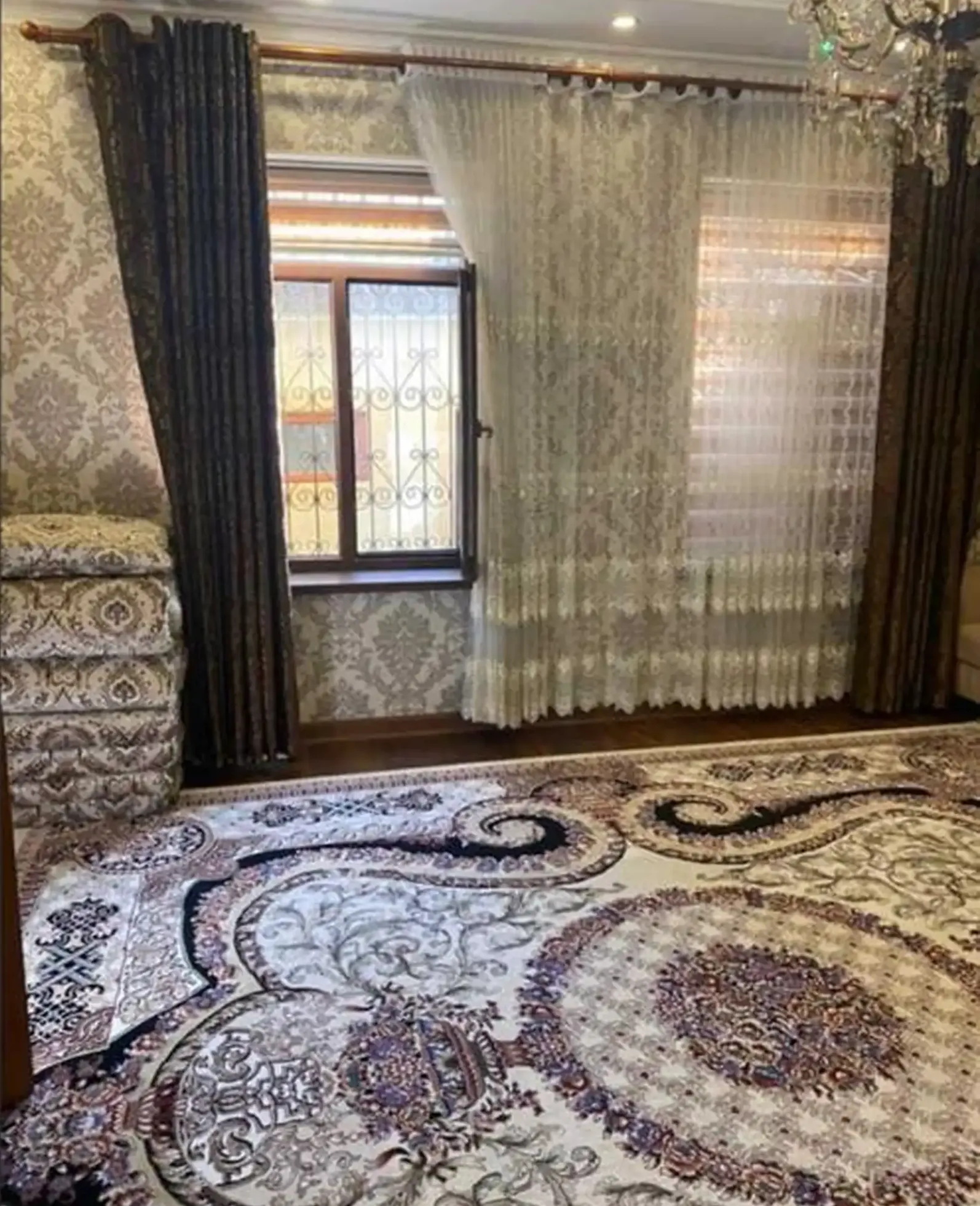 6-комн. квартира, 1 этаж, 240 м², Сомони