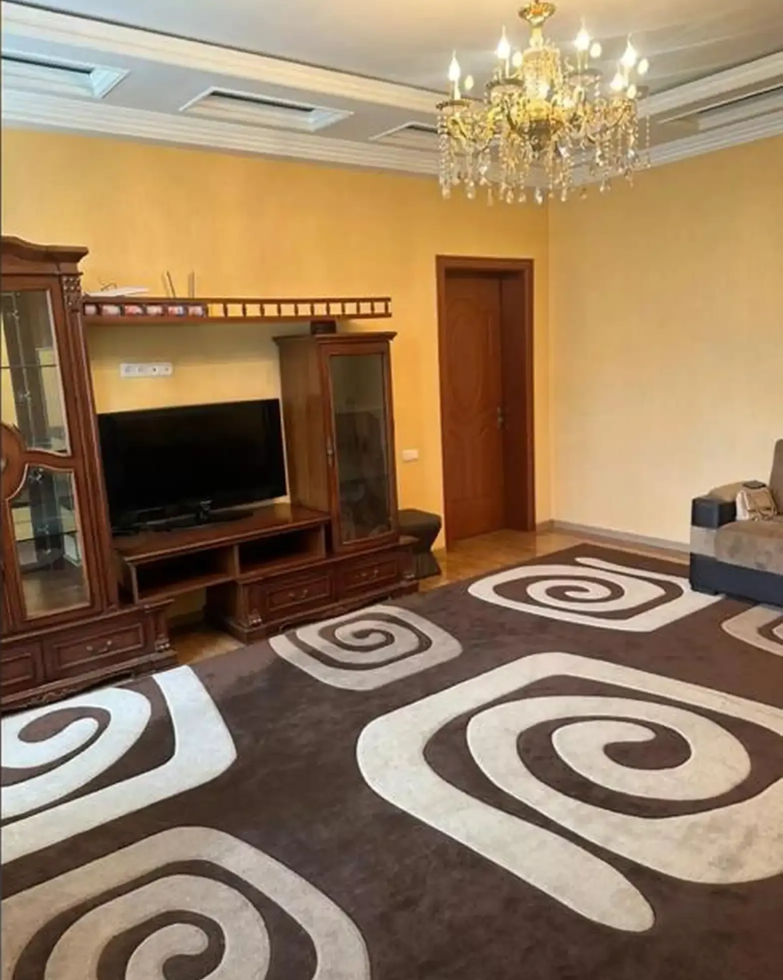 3-комн. квартира, 8 этаж, 120м², И. Сомони