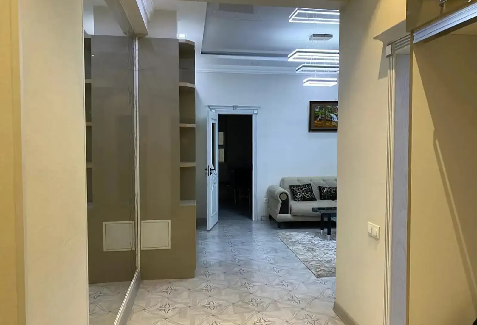 2-комн. квартира, 4 этаж, 70м², ОВИР ПУШТИ ПАРЛАМЕНТ