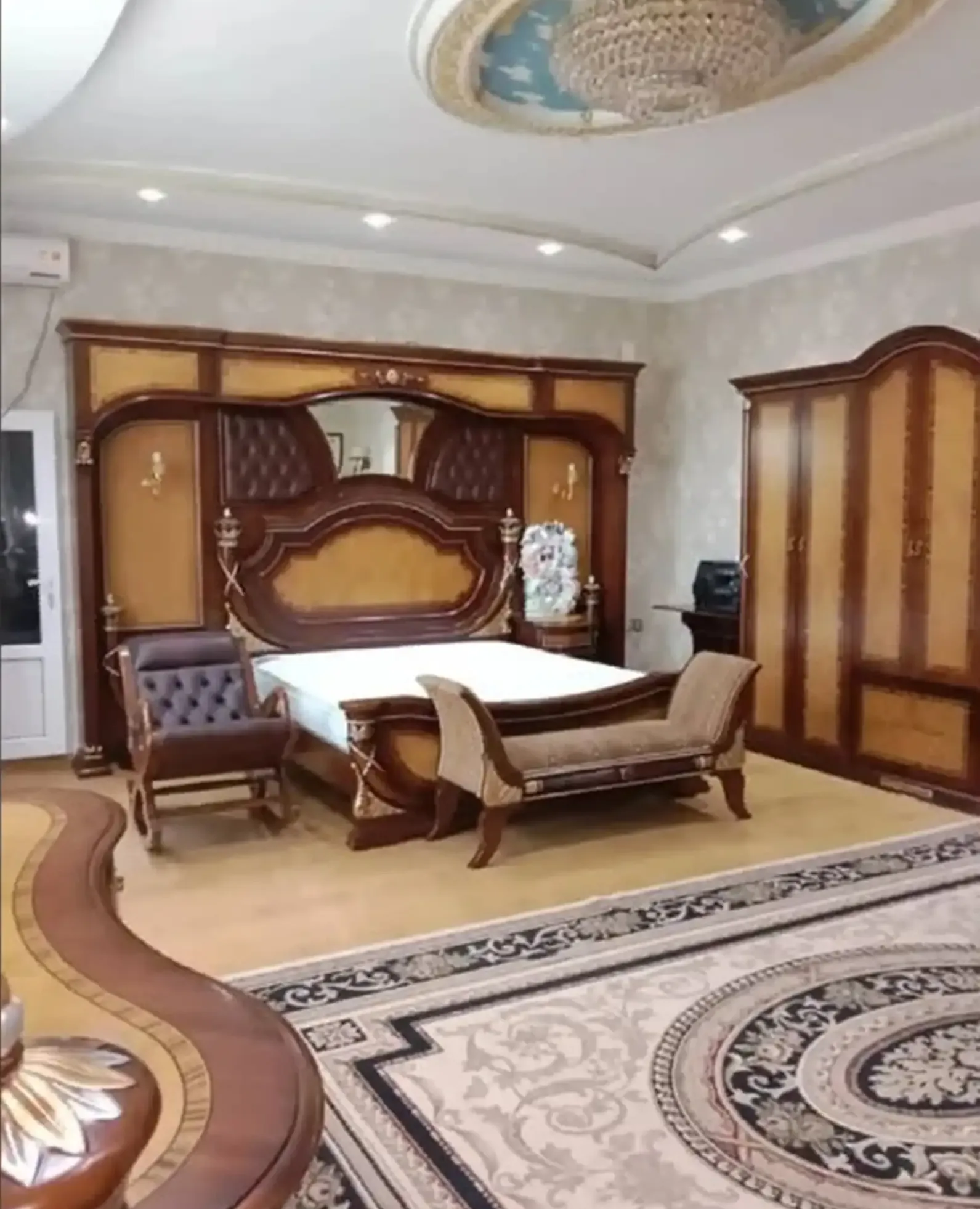 2-этажный, 8 комнатный дом, 450 м², И. Сомони