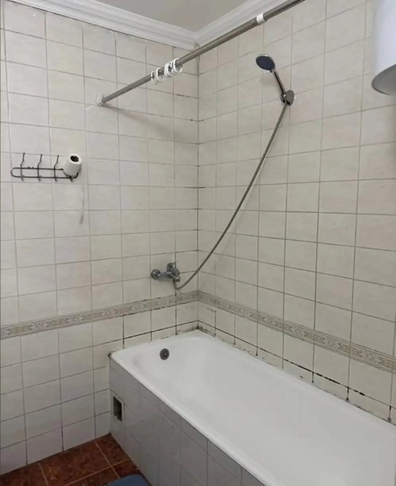 3-комн. квартира, Цокольный этаж, 110м², Шохмансур